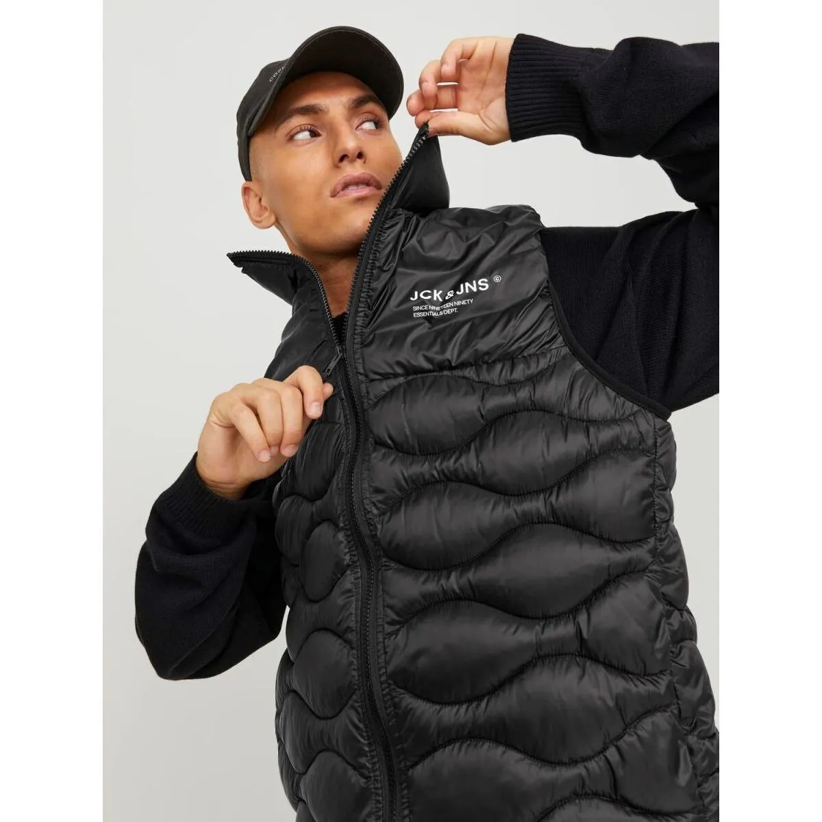 12249441 NOAH BODYWARMER COLLAR SNBLACK