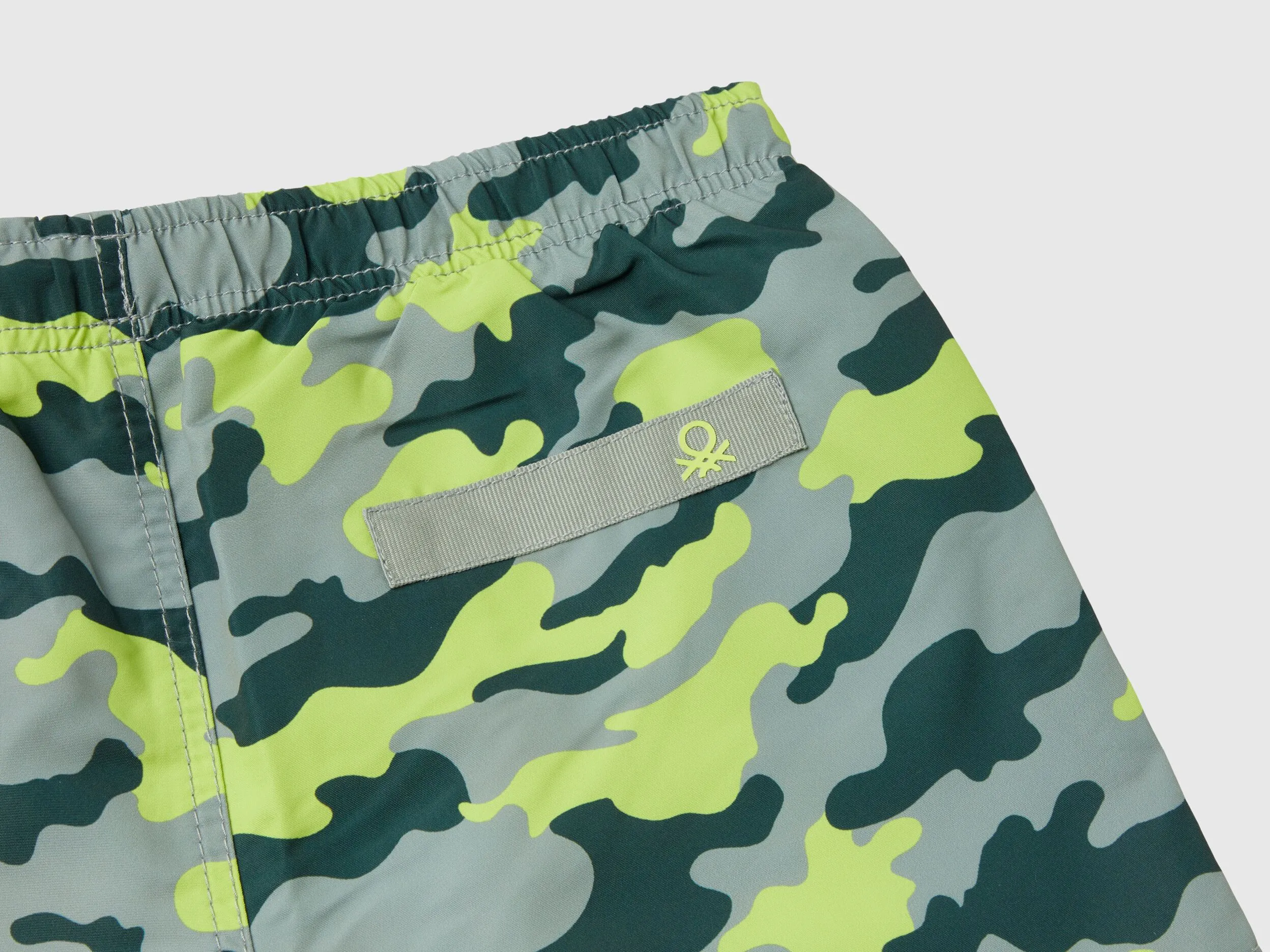 Bañador bóxer con estampado de camuflaje