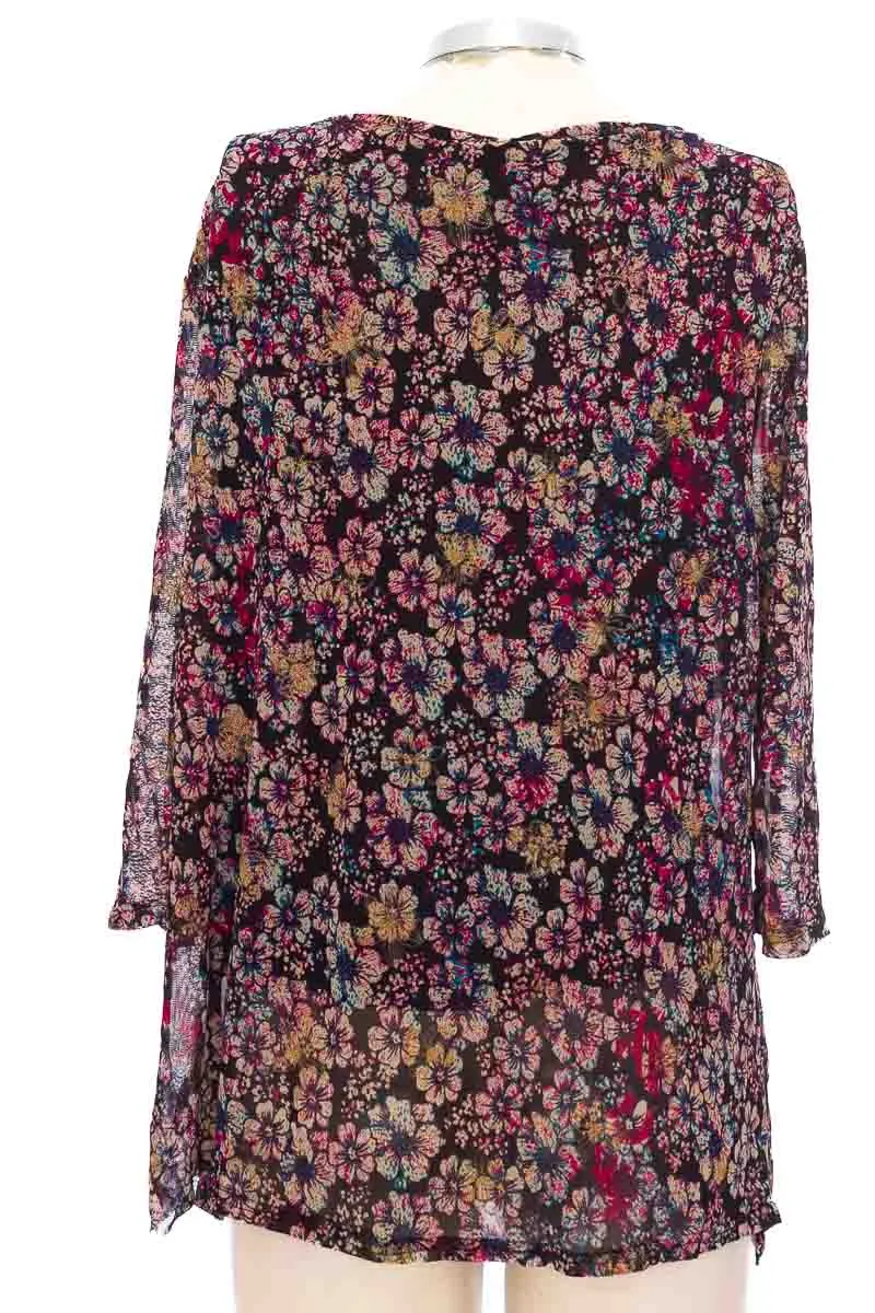 BLUSA COLOR NEGRO  CLOSEANDO