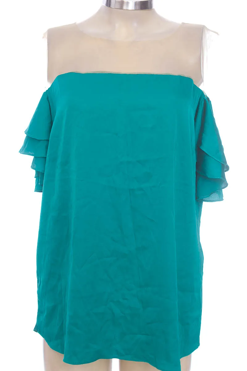 BLUSA COLOR VERDE  CLOSEANDO