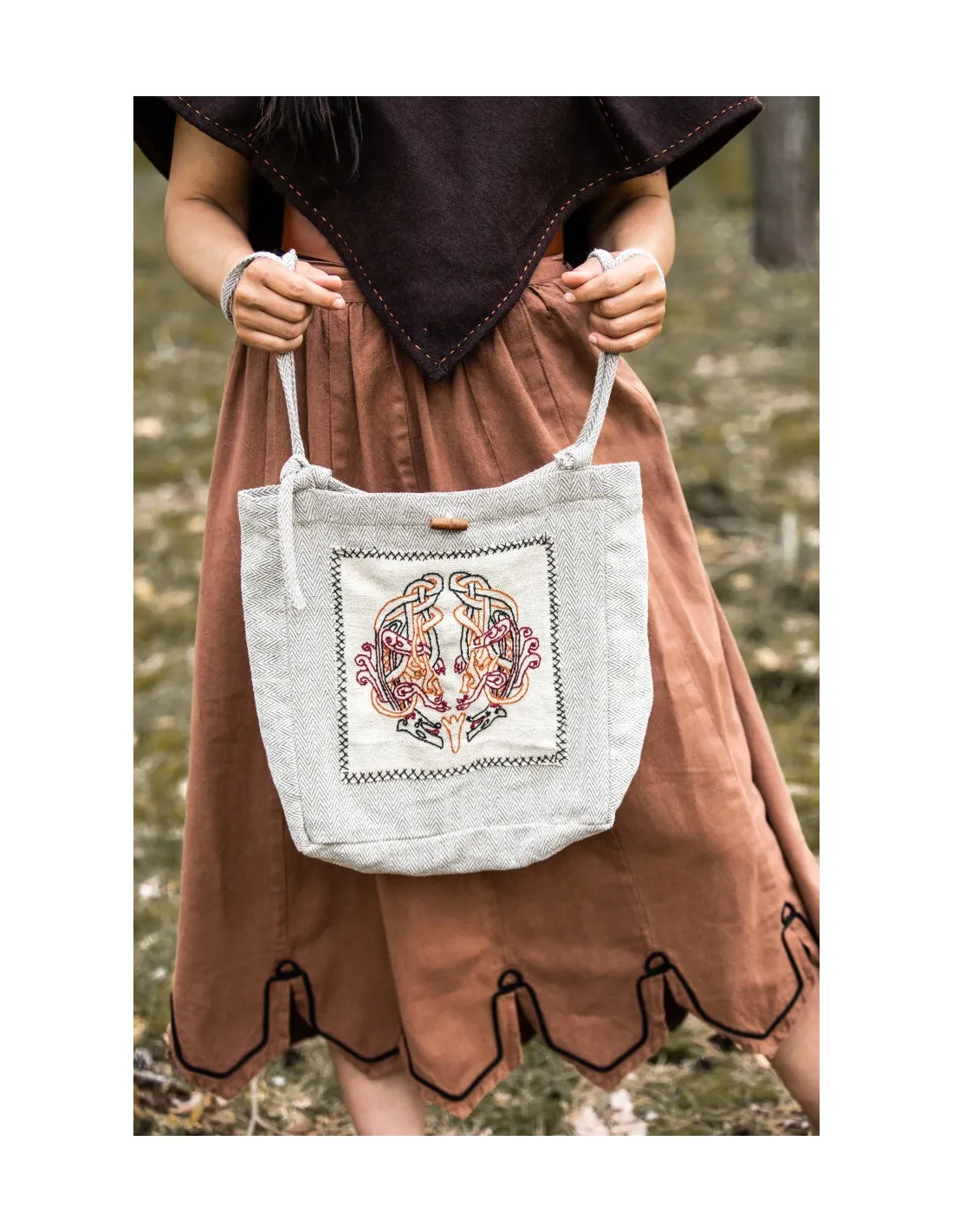Bolso con bordado vikingo modelo Tora, blanco natural