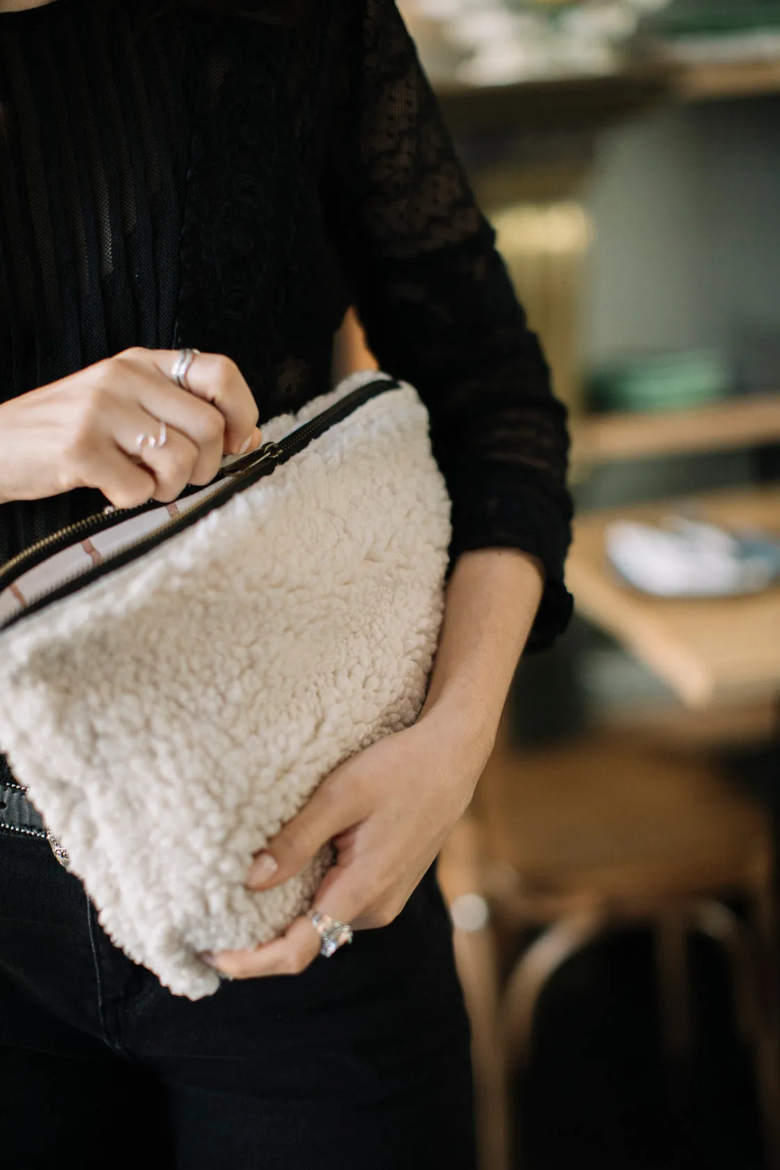 Bolso de mano de borrego