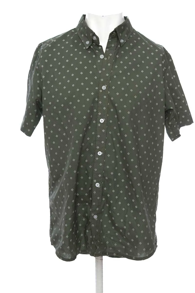CAMISA COLOR VERDE  CLOSEANDO