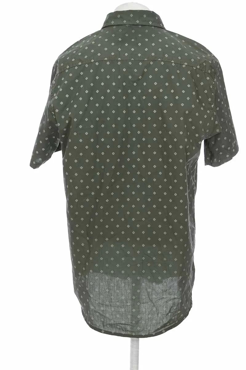 CAMISA COLOR VERDE  CLOSEANDO