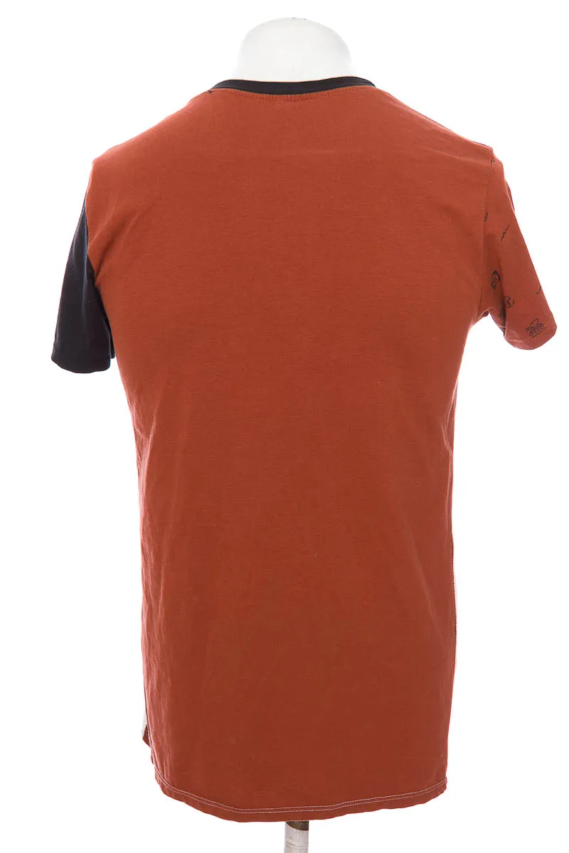 CAMISETA COLOR CAFé  CLOSEANDO