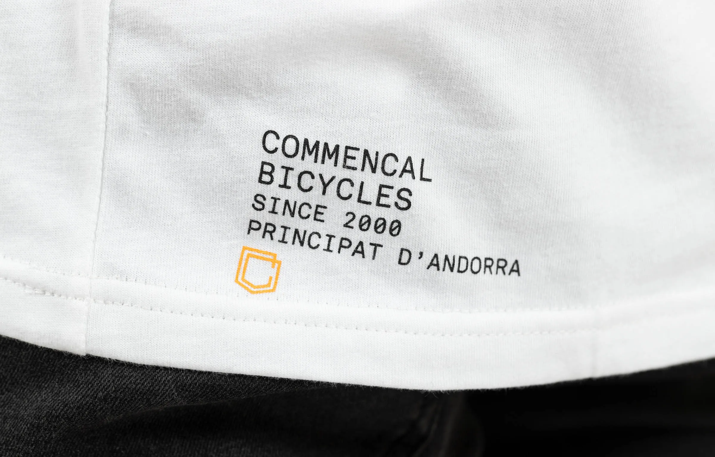 CAMISETA COMMENCAL LOOSE FIT ORANGE AND WHITE
