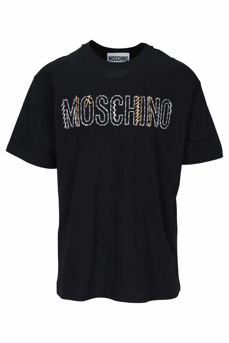 Camiseta negra con maxilogo bordado con detalles naranjas