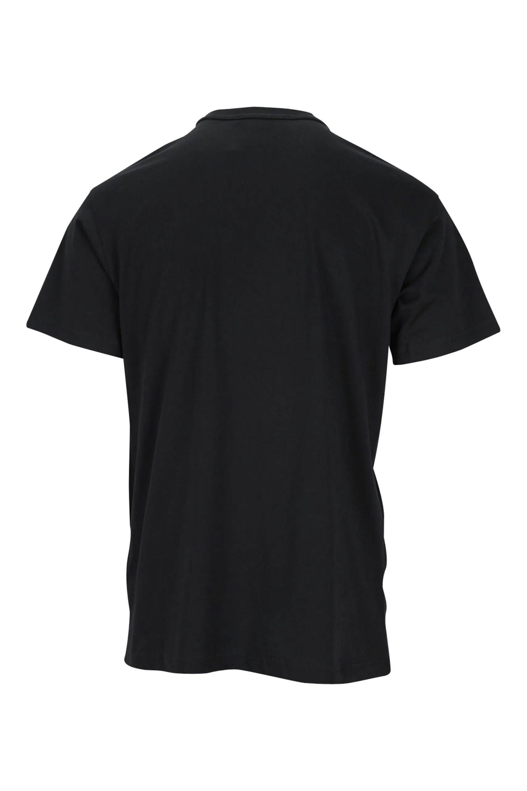 Camiseta negra con maxilogo clásico en contraste