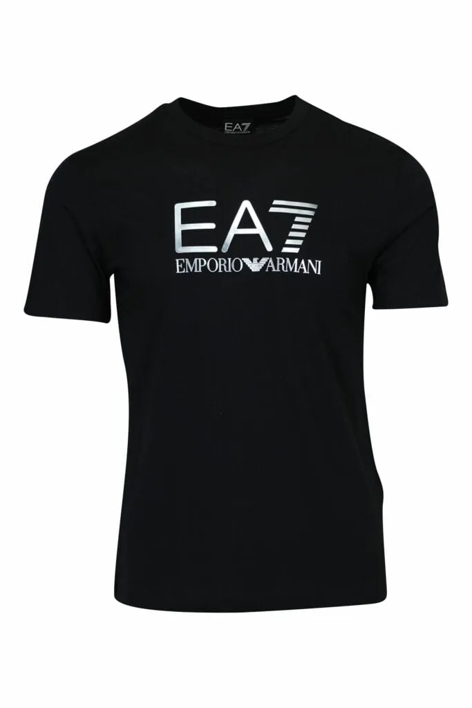 Camiseta negra con maxilogo 