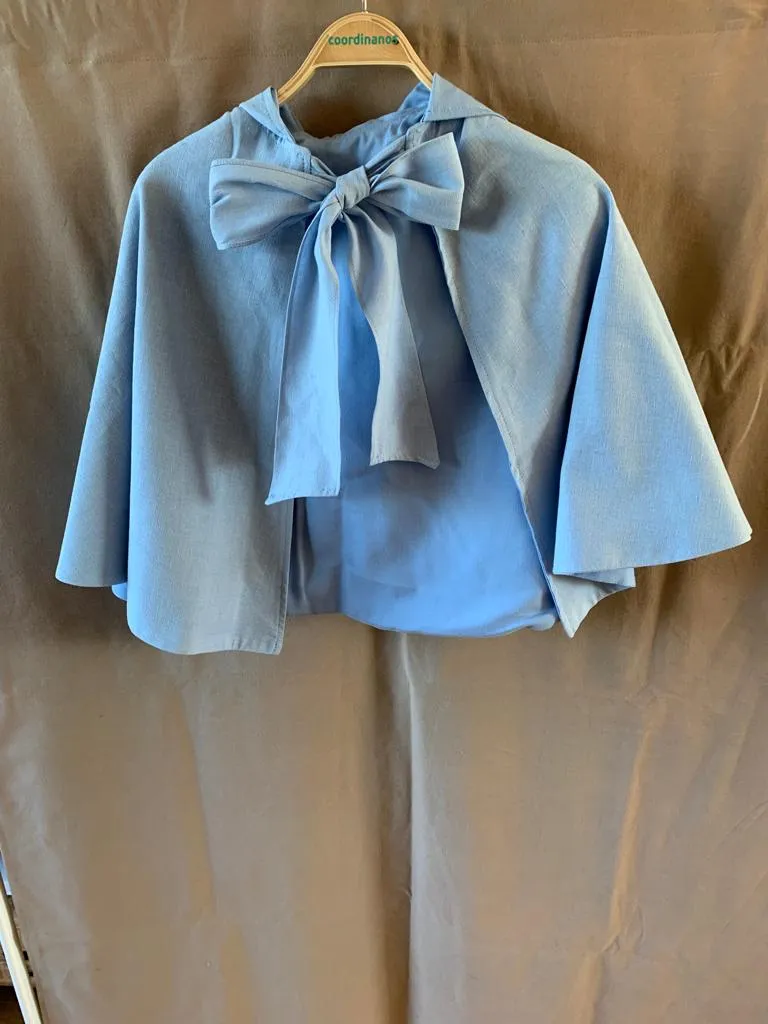 Capa con capucha