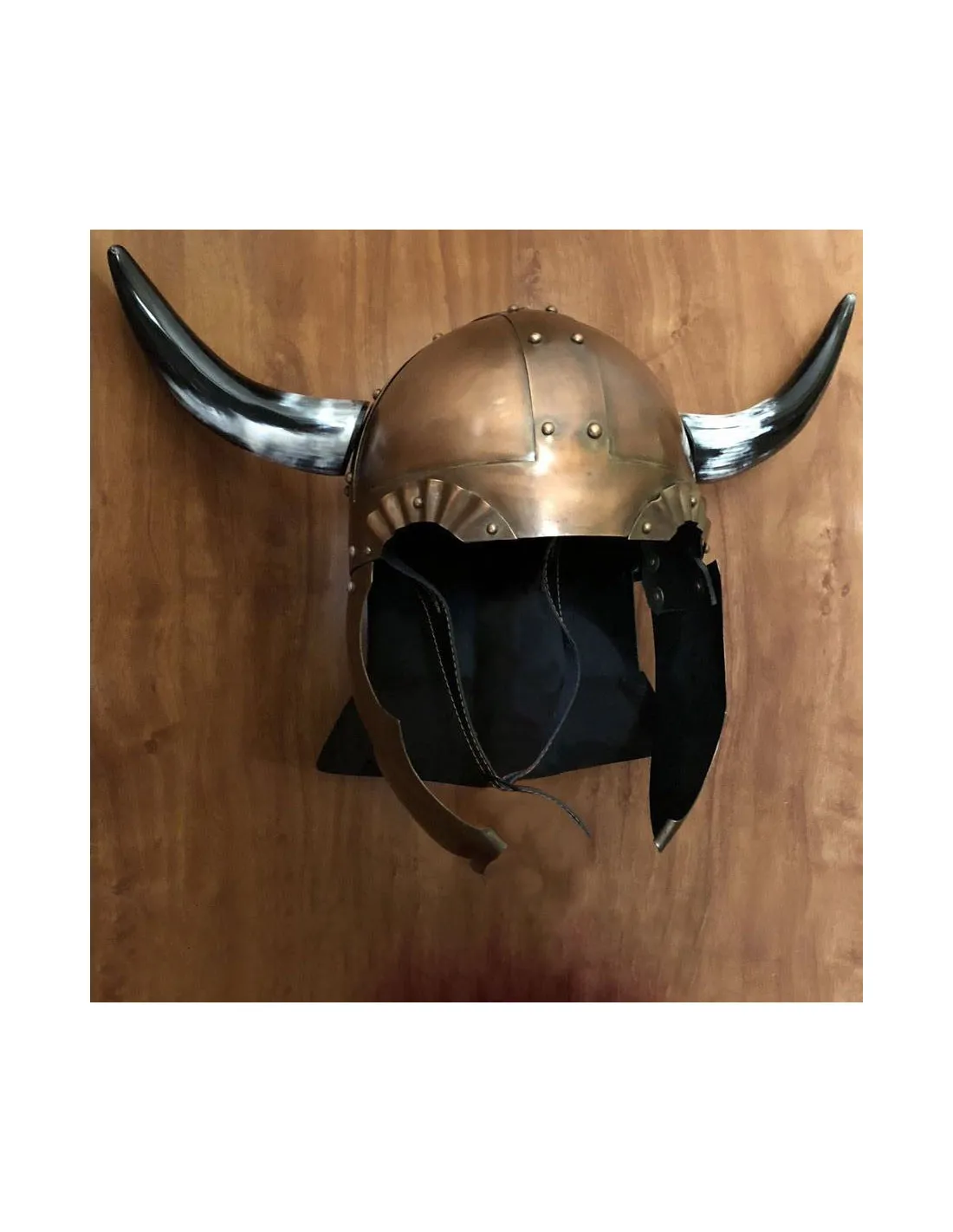 Casco Vikingo con alas y cuernos