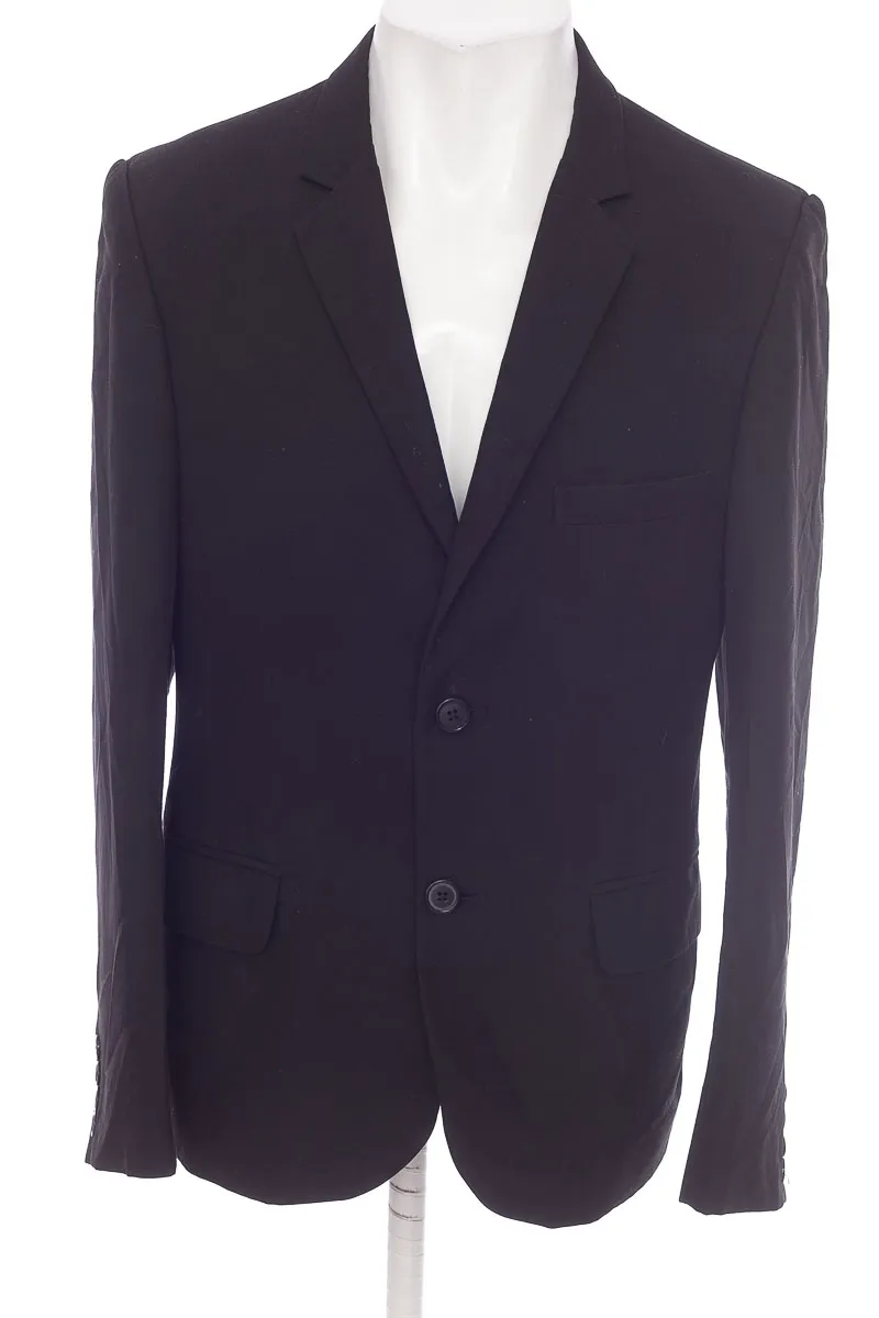 CHAQUETA COLOR NEGRO  CLOSEANDO