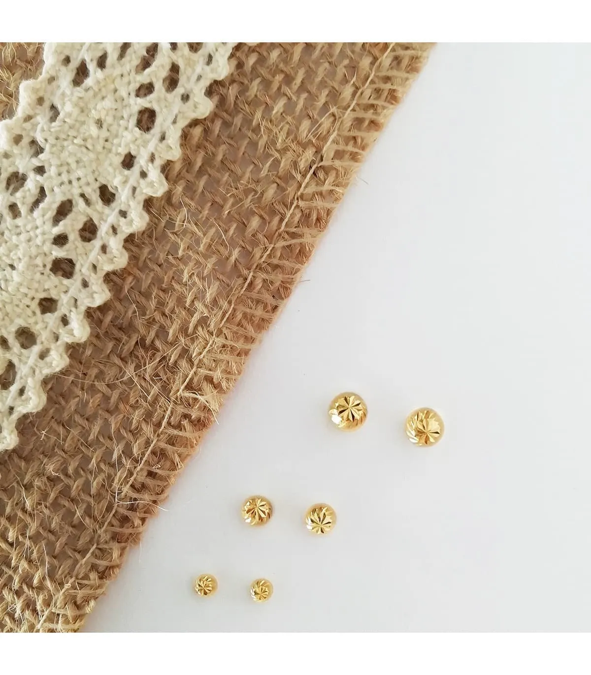 Clous d'oreilles or jaune Annunziata 4 mm 18 Carats