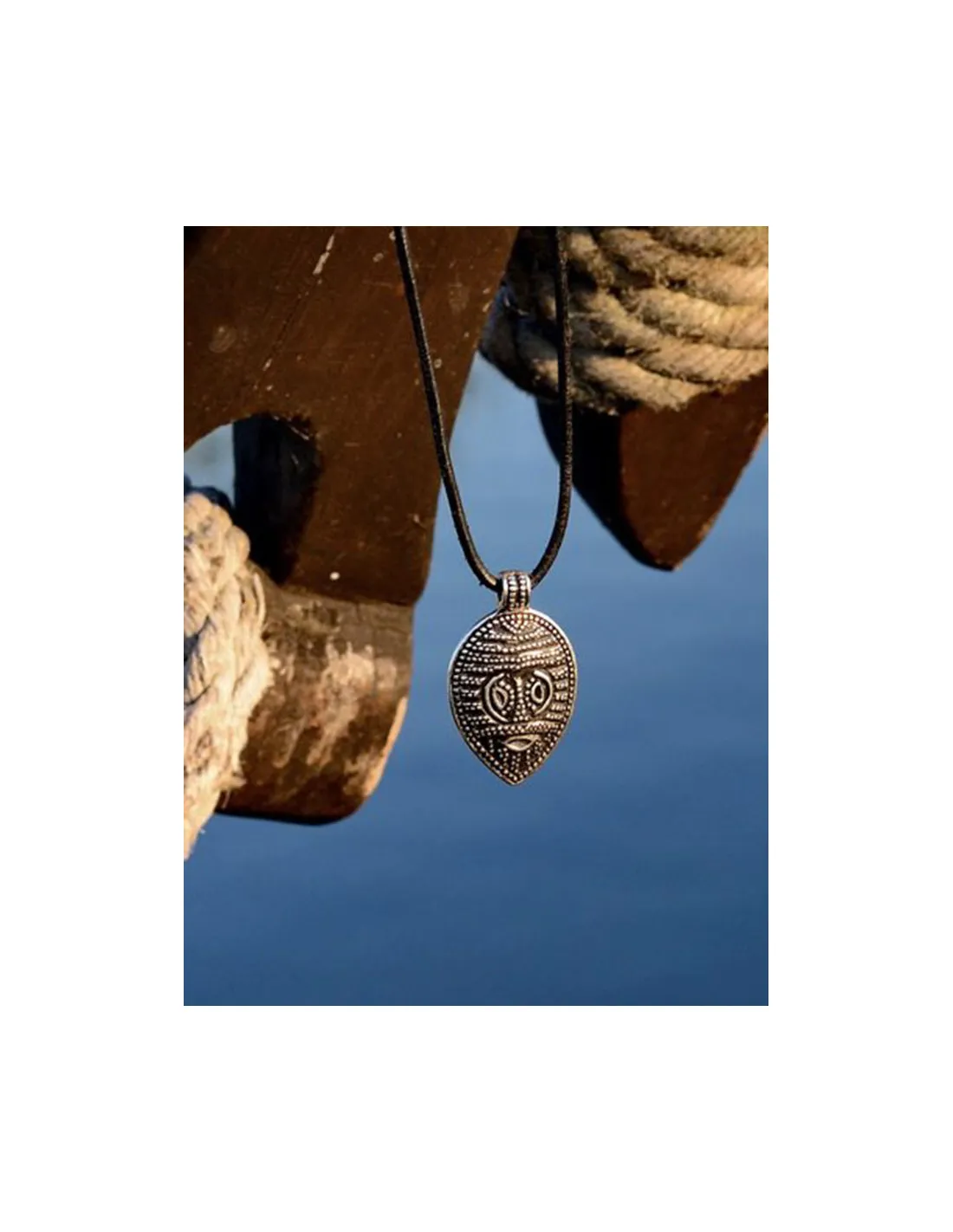 Colgante vikingo máscara de Gotland