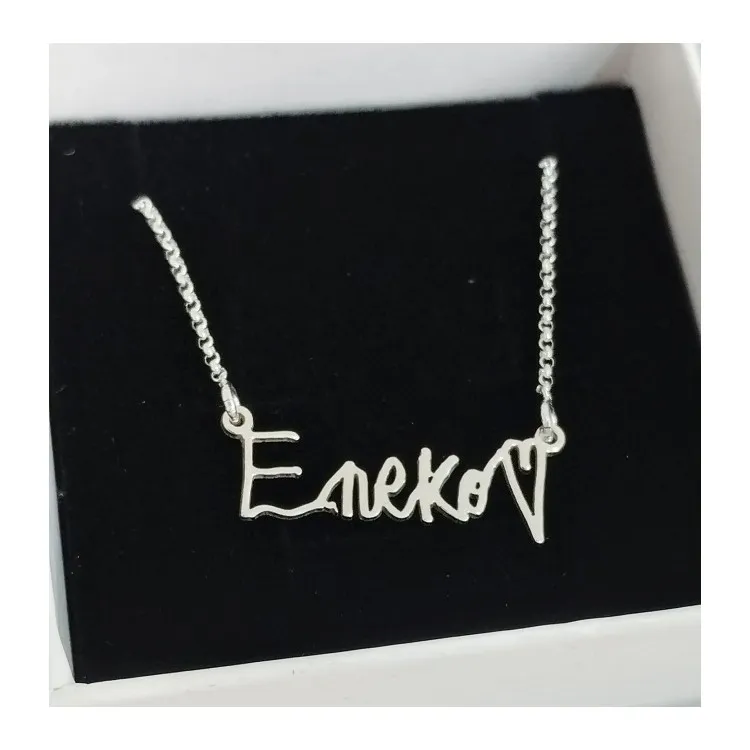 Collar con nombres manuscritos plata de ley