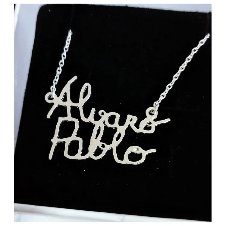 Collar con nombres manuscritos plata de ley