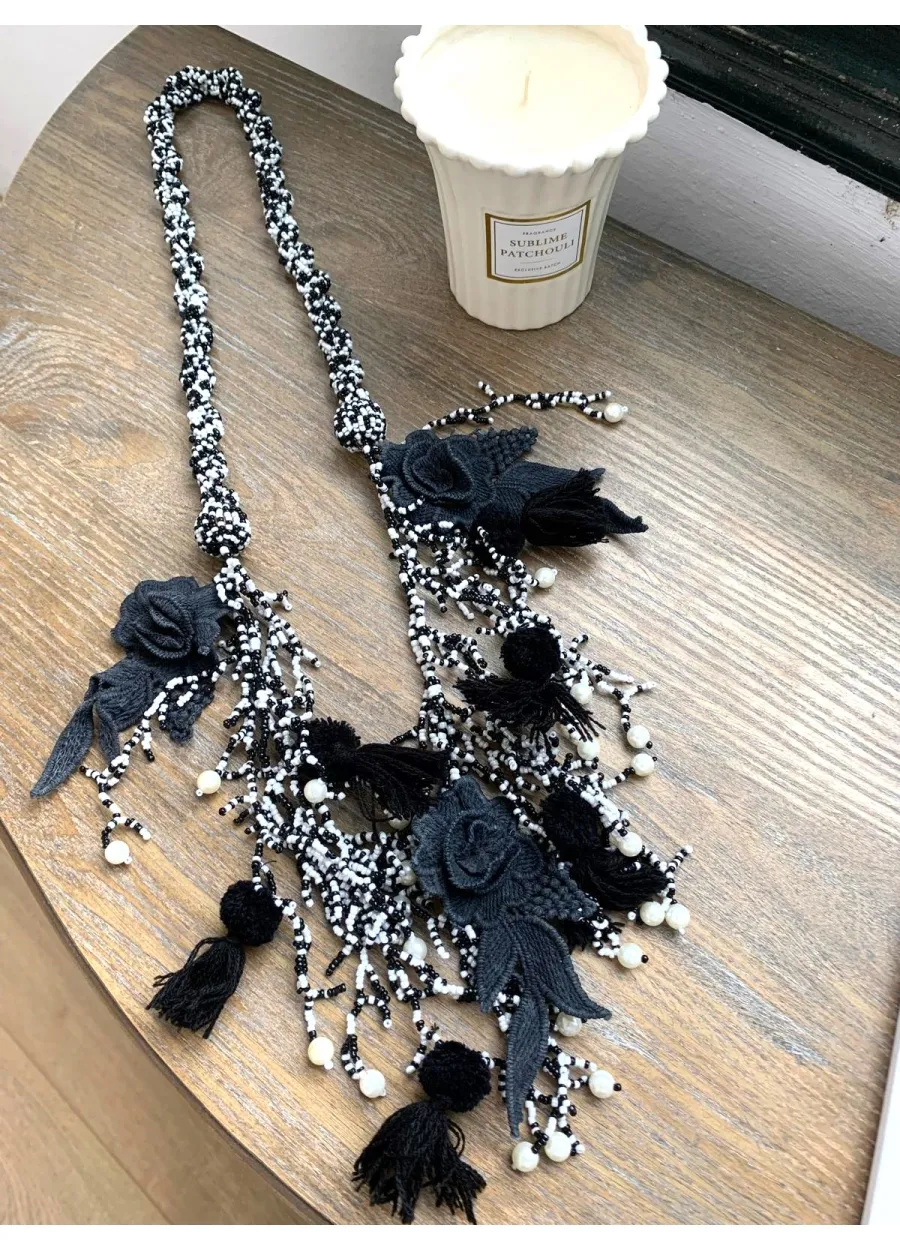 Collar Flowers & Crochet