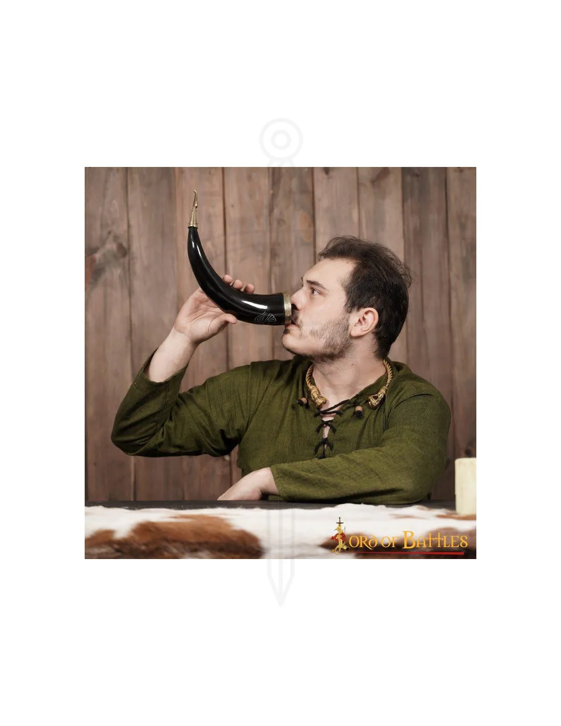 Cuerno vikingo para beber modelo Cuervos gemelos