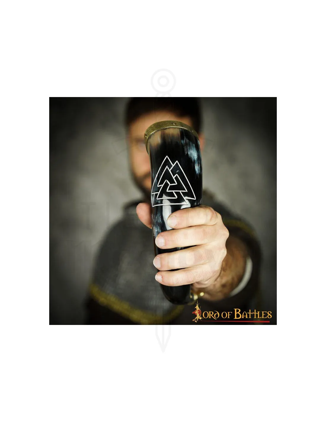 Cuerno vikingo para beber modelo Valknut