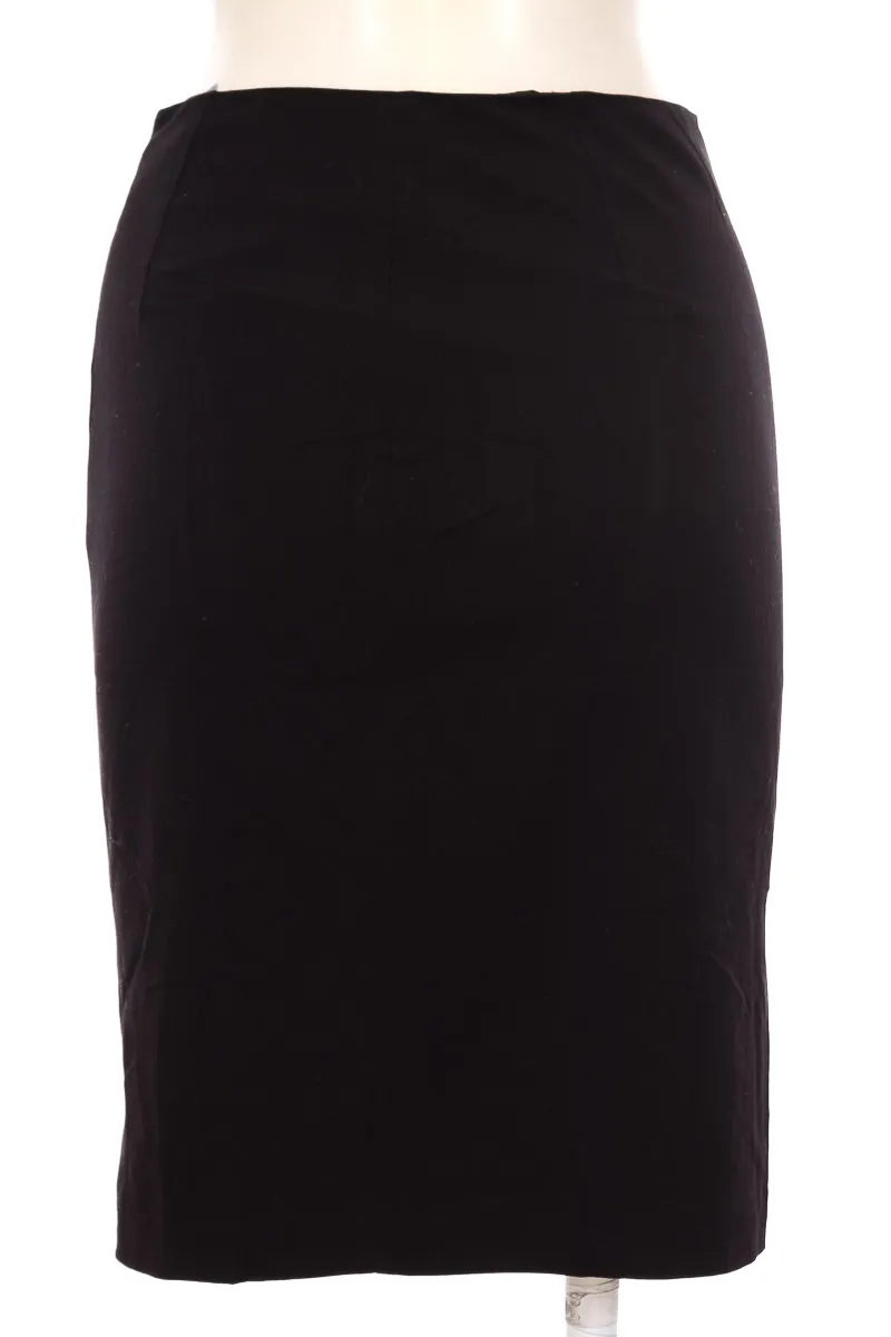FALDA COLOR NEGRO  CLOSEANDO