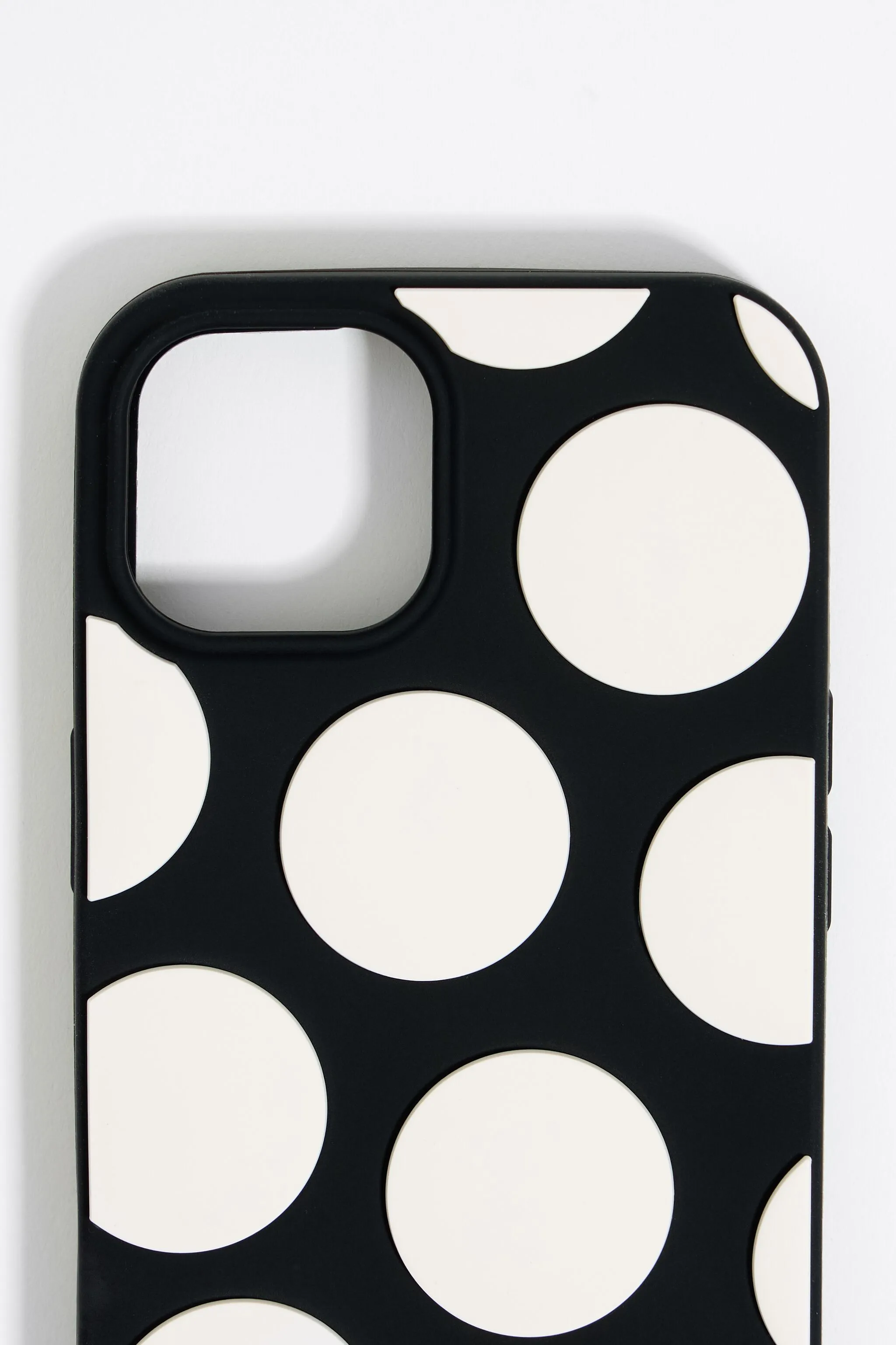 Funda iPhone 14 Pro Max silicona dots negra