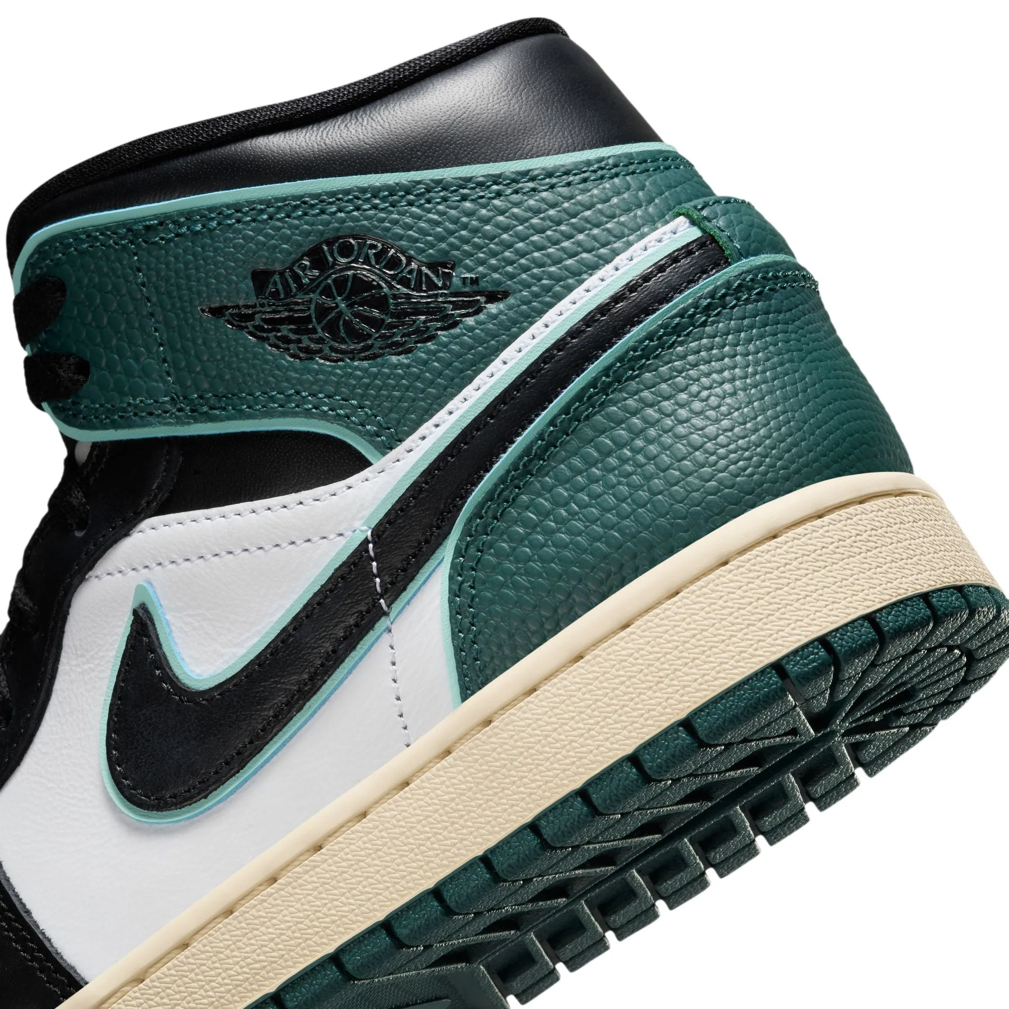 JORDAN WOMEN AIR JORDAN 1 MID SE WHITE/BLACKLIGHT DEWOXIDIZED GREEN