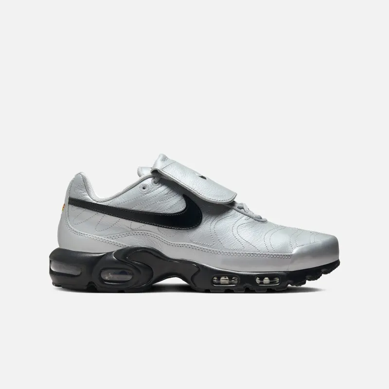 NIKE AIR MAX PLUS HM6850001