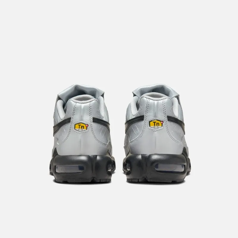 NIKE AIR MAX PLUS HM6850001