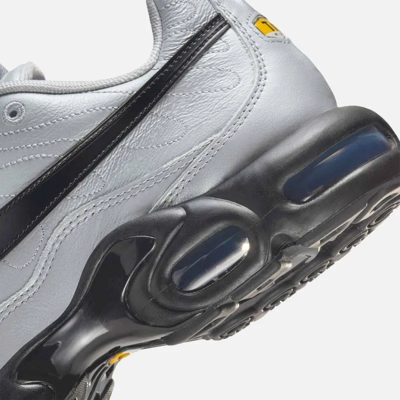 NIKE AIR MAX PLUS HM6850001