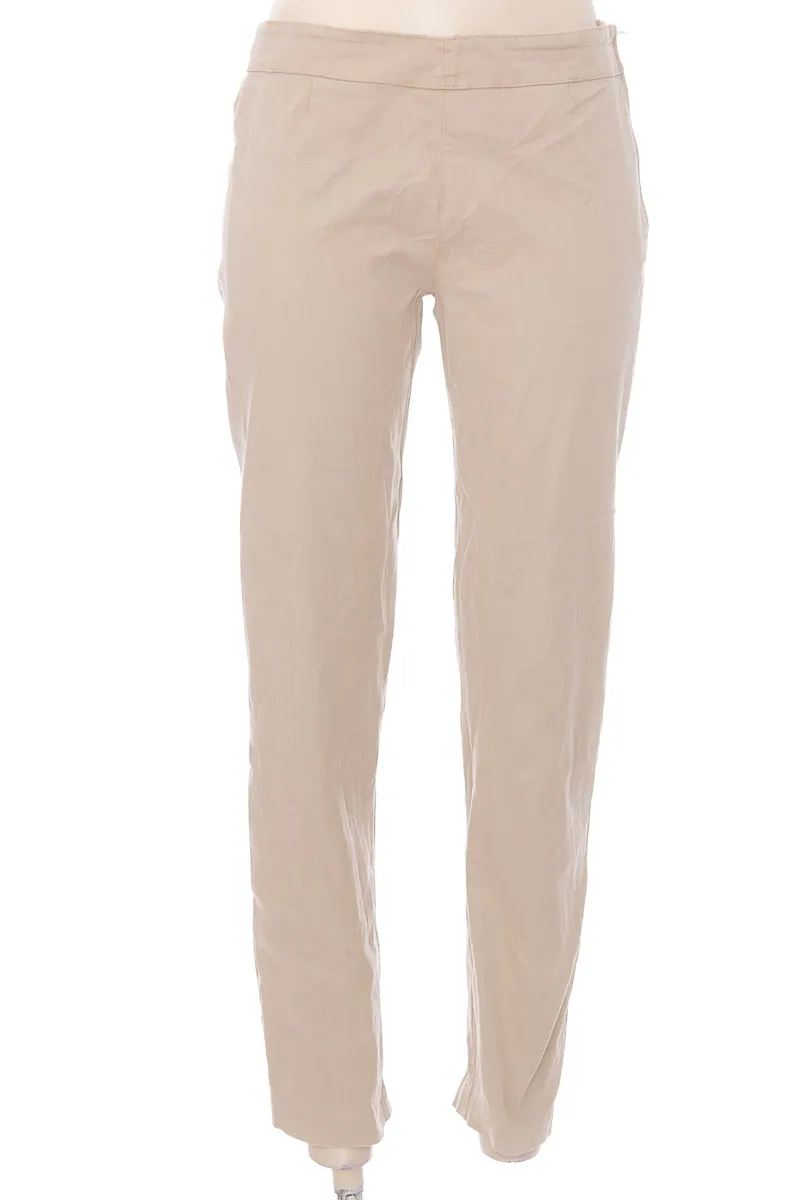 PANTALóN COLOR BEIGE  CLOSEANDO