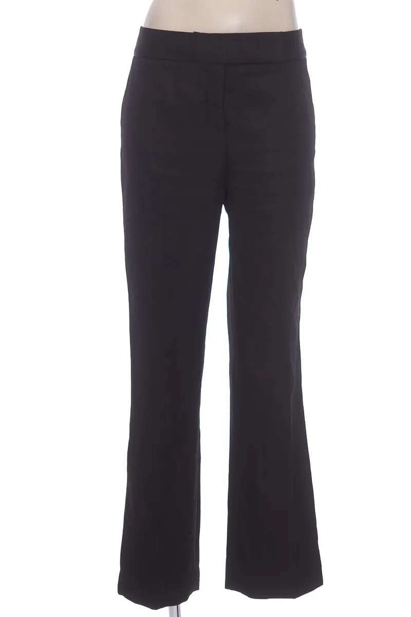 PANTALóN COLOR NEGRO  CLOSEANDO