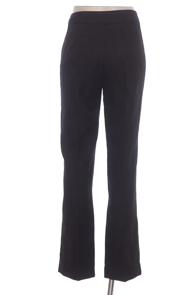PANTALóN COLOR NEGRO  CLOSEANDO