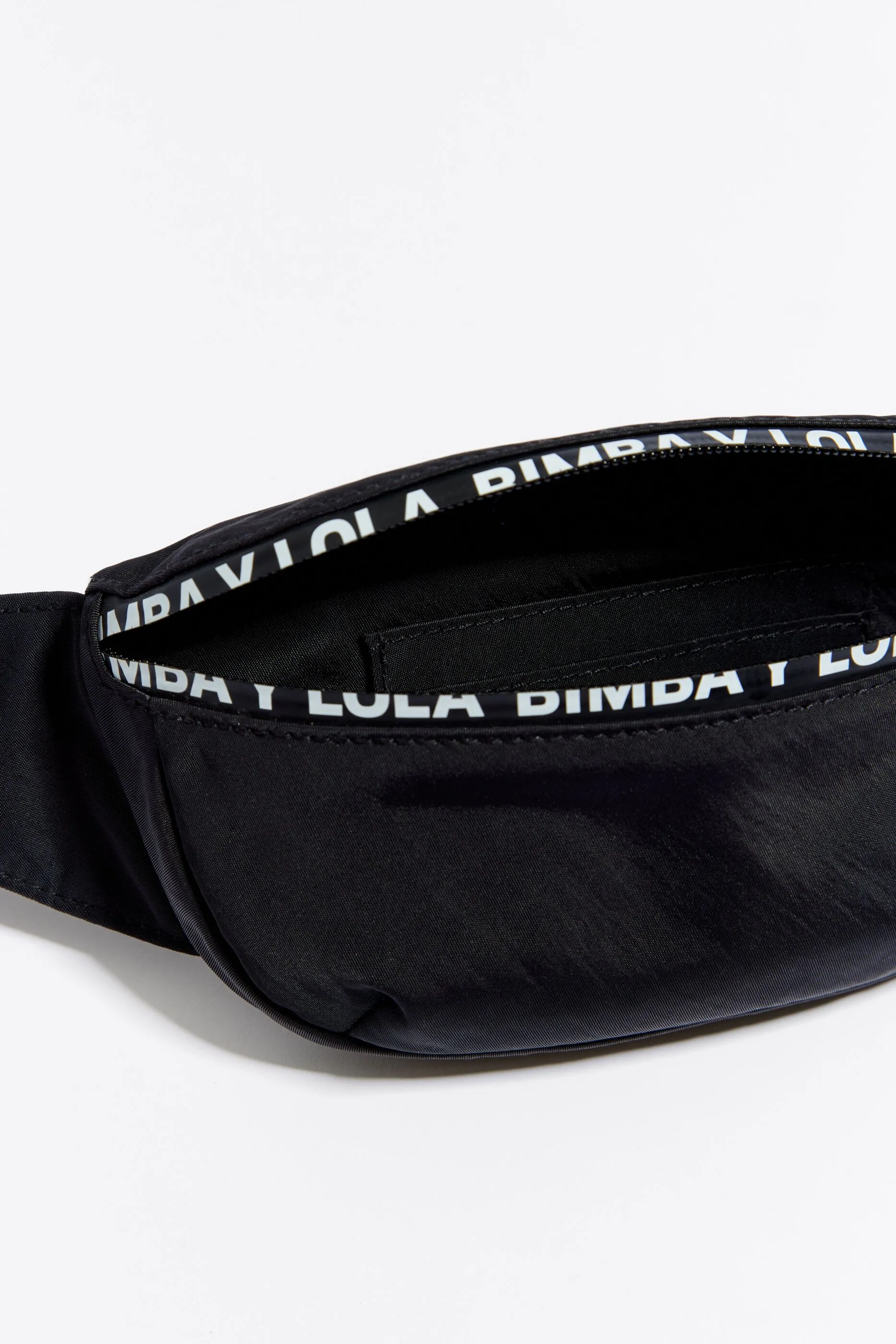 Riñonera mini nylon negra