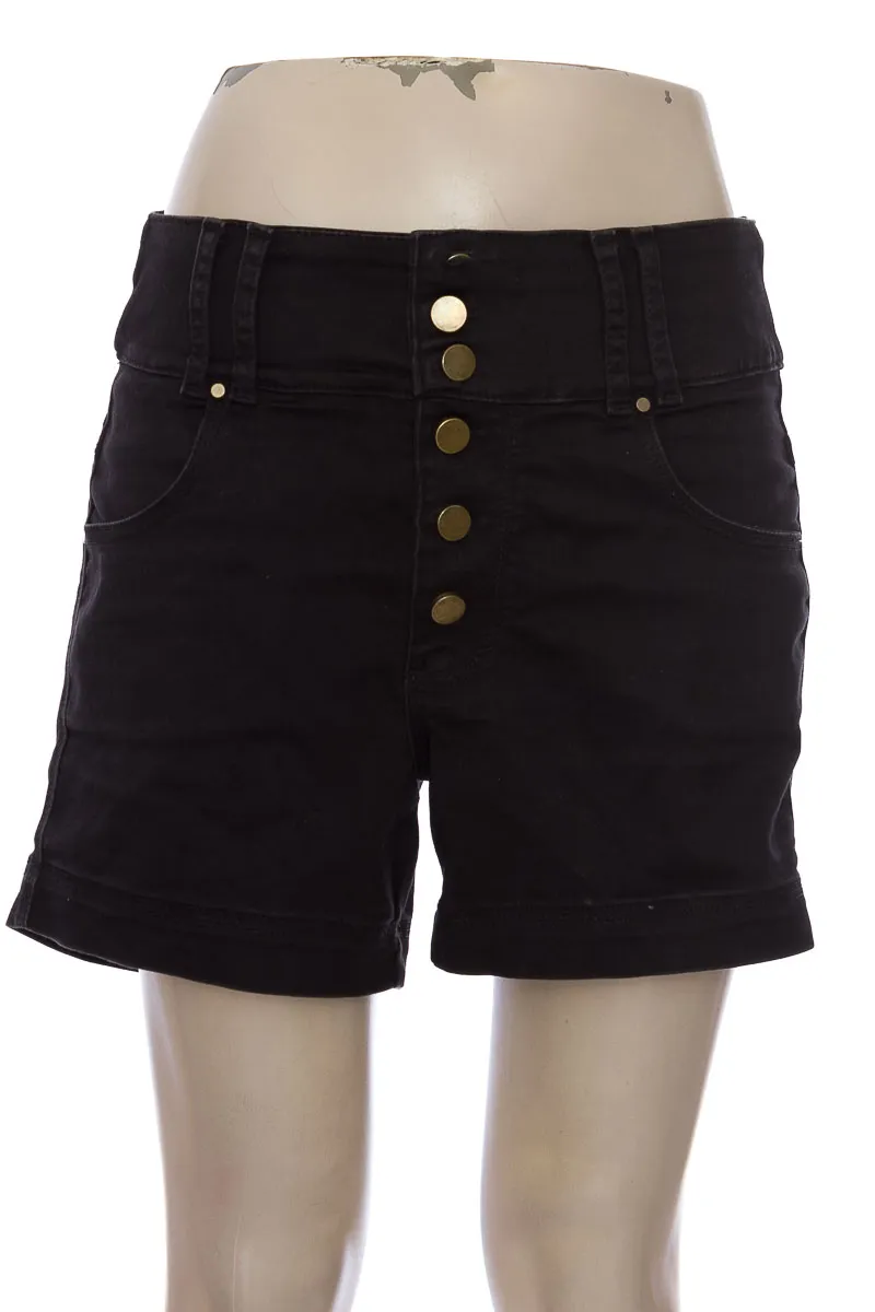 SHORT COLOR NEGRO  CLOSEANDO