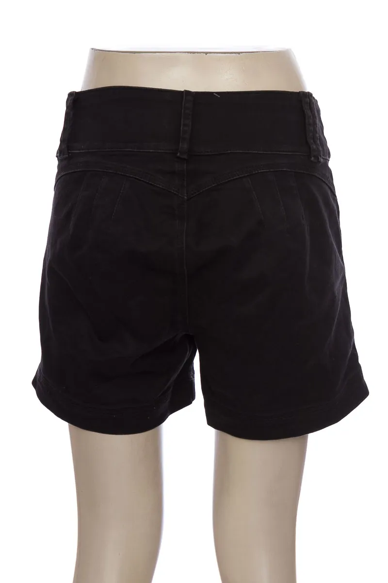 SHORT COLOR NEGRO  CLOSEANDO