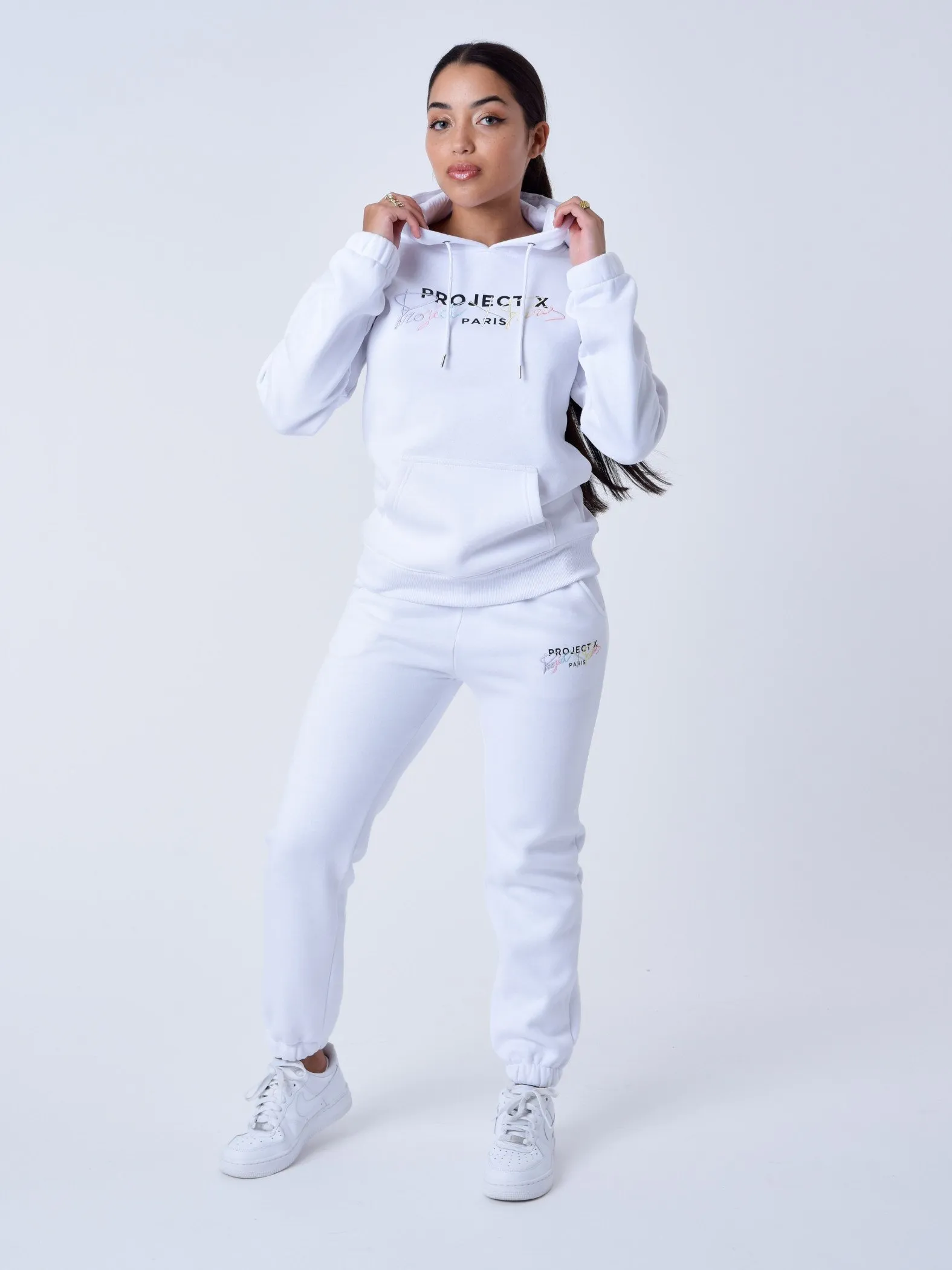 Sudadera con capucha bordada