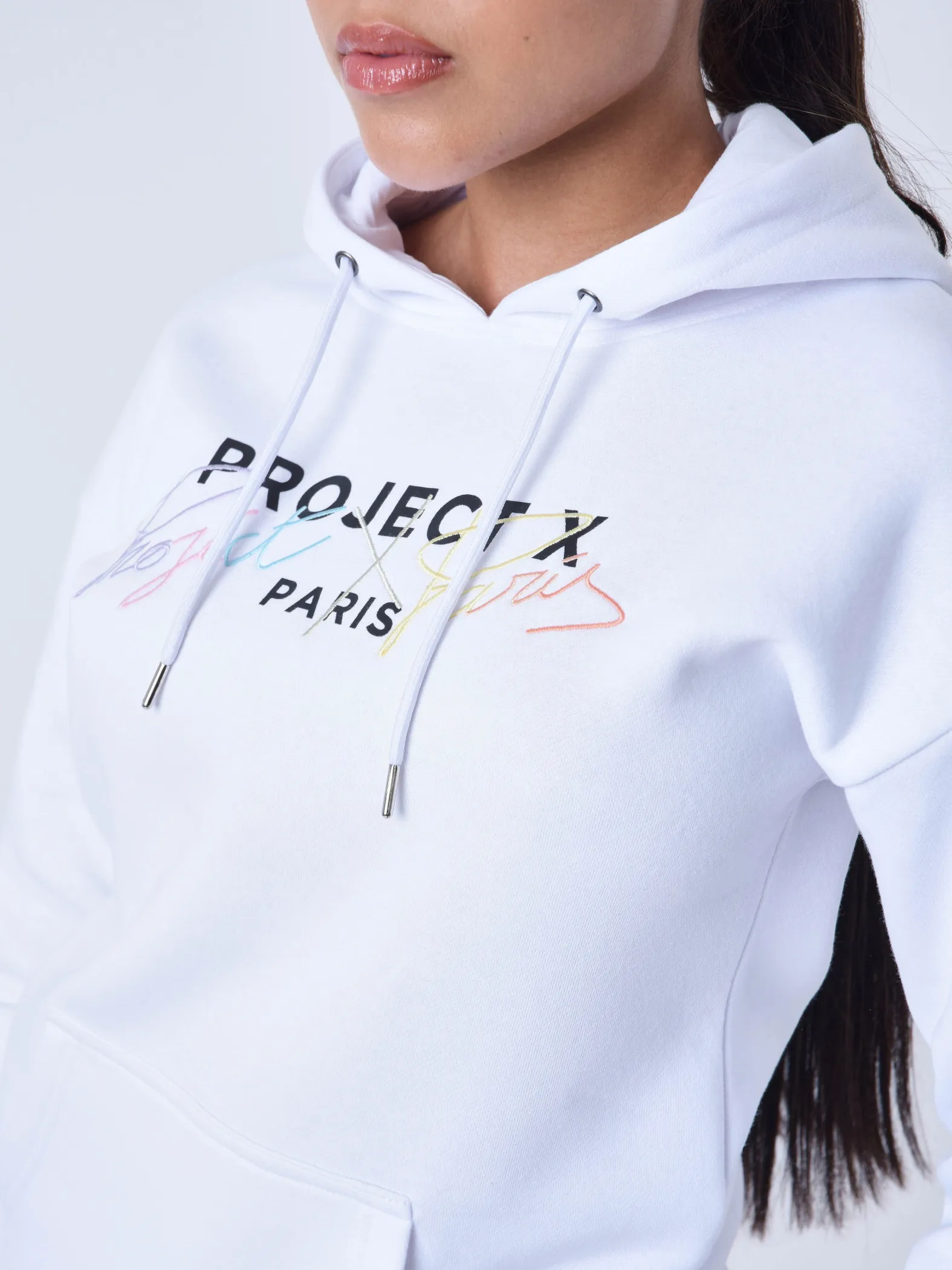 Sudadera con capucha bordada