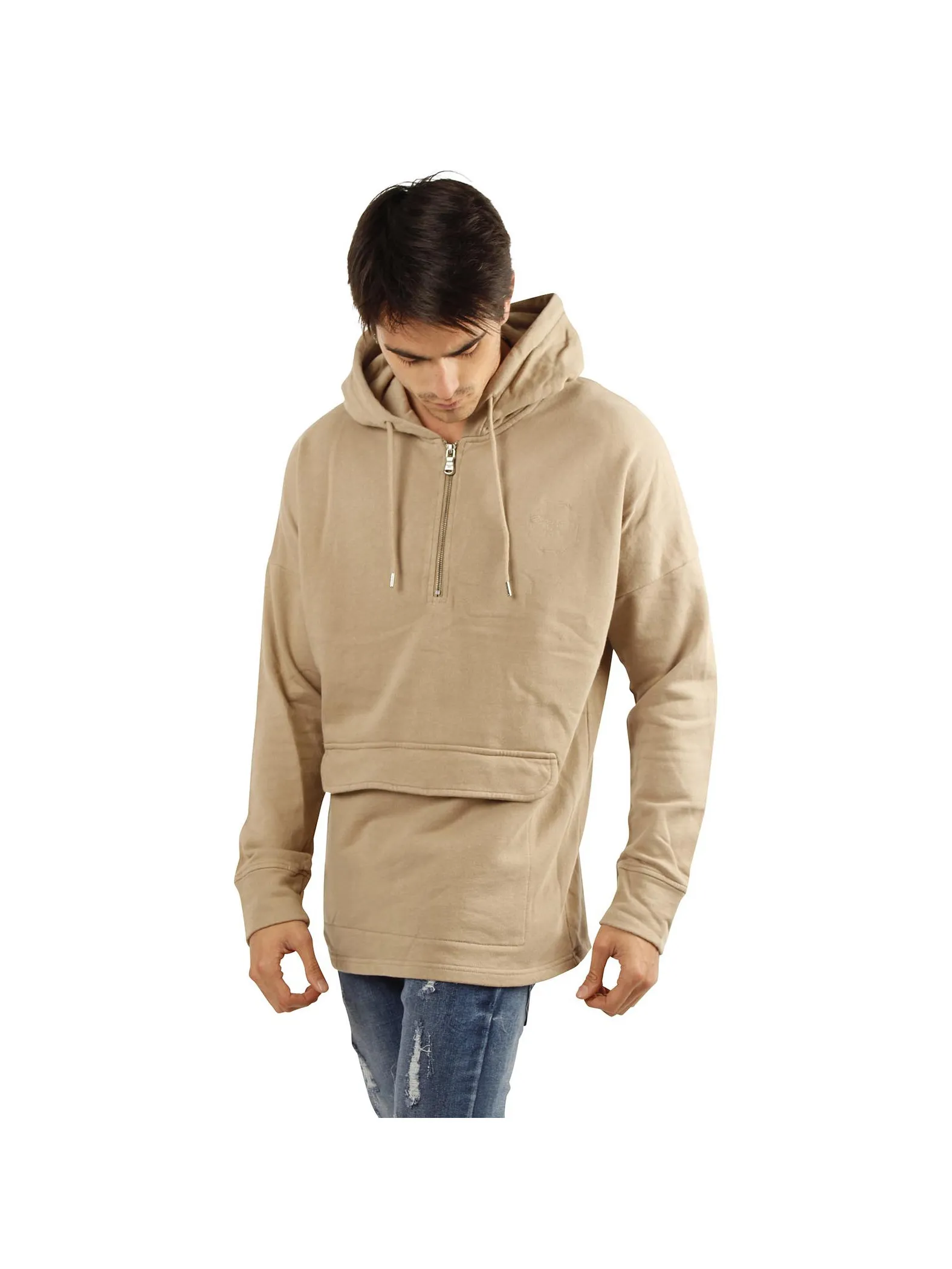 Sudadera con capucha semidesnuda