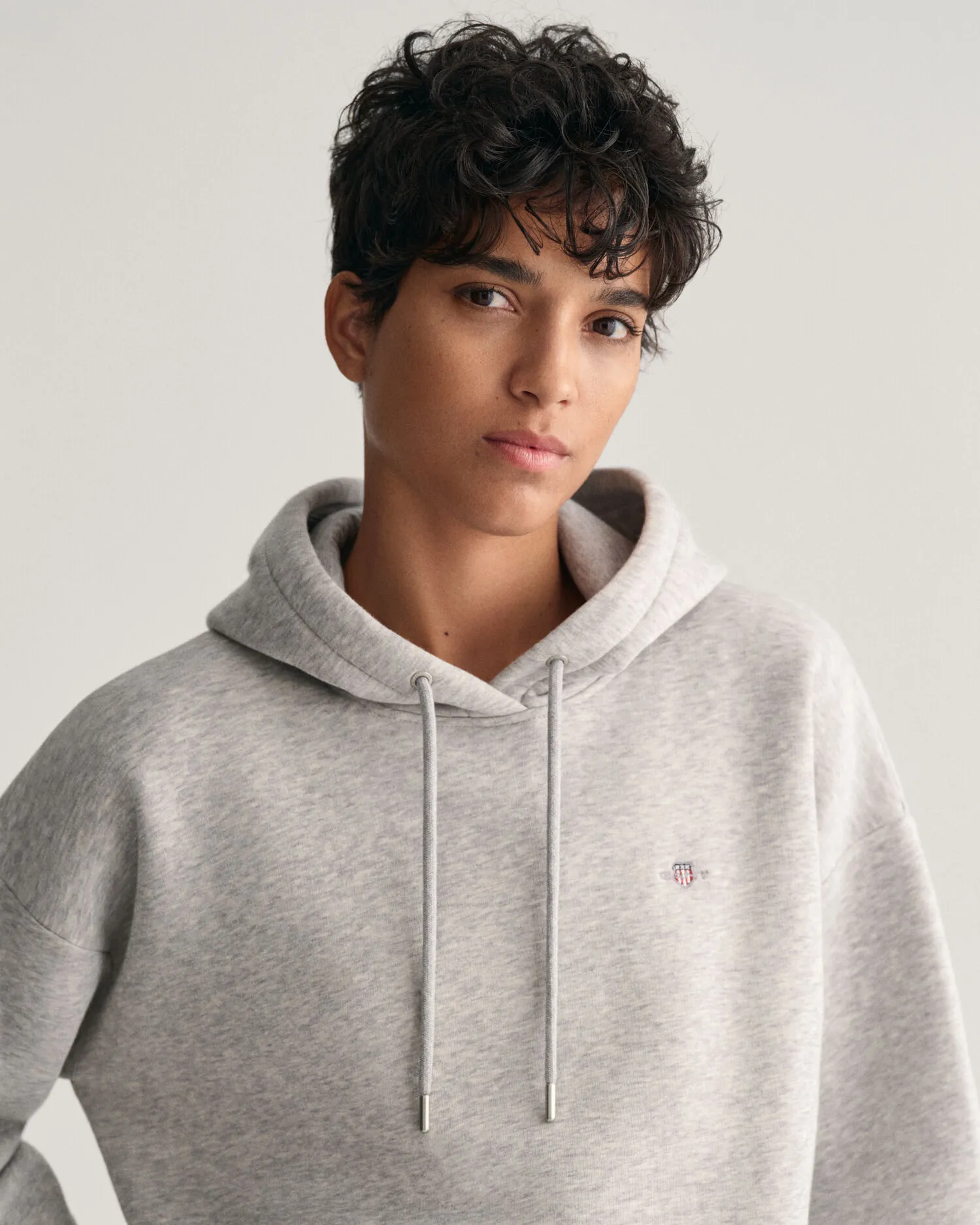Sudadera con capucha Shield
