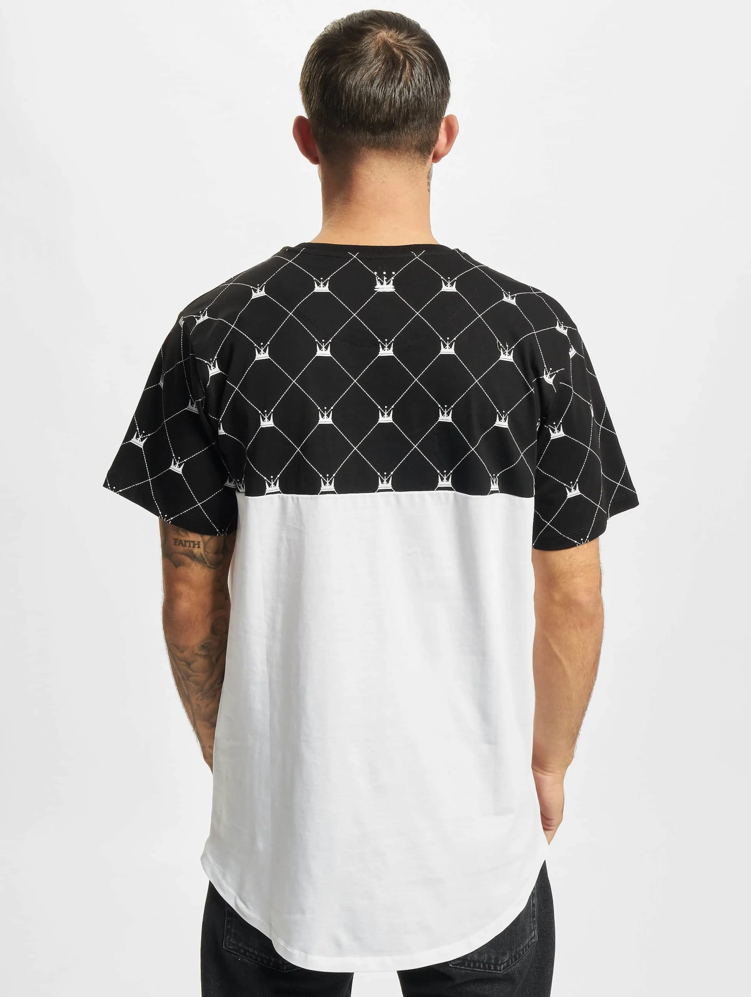 Supreme Crown Pattern