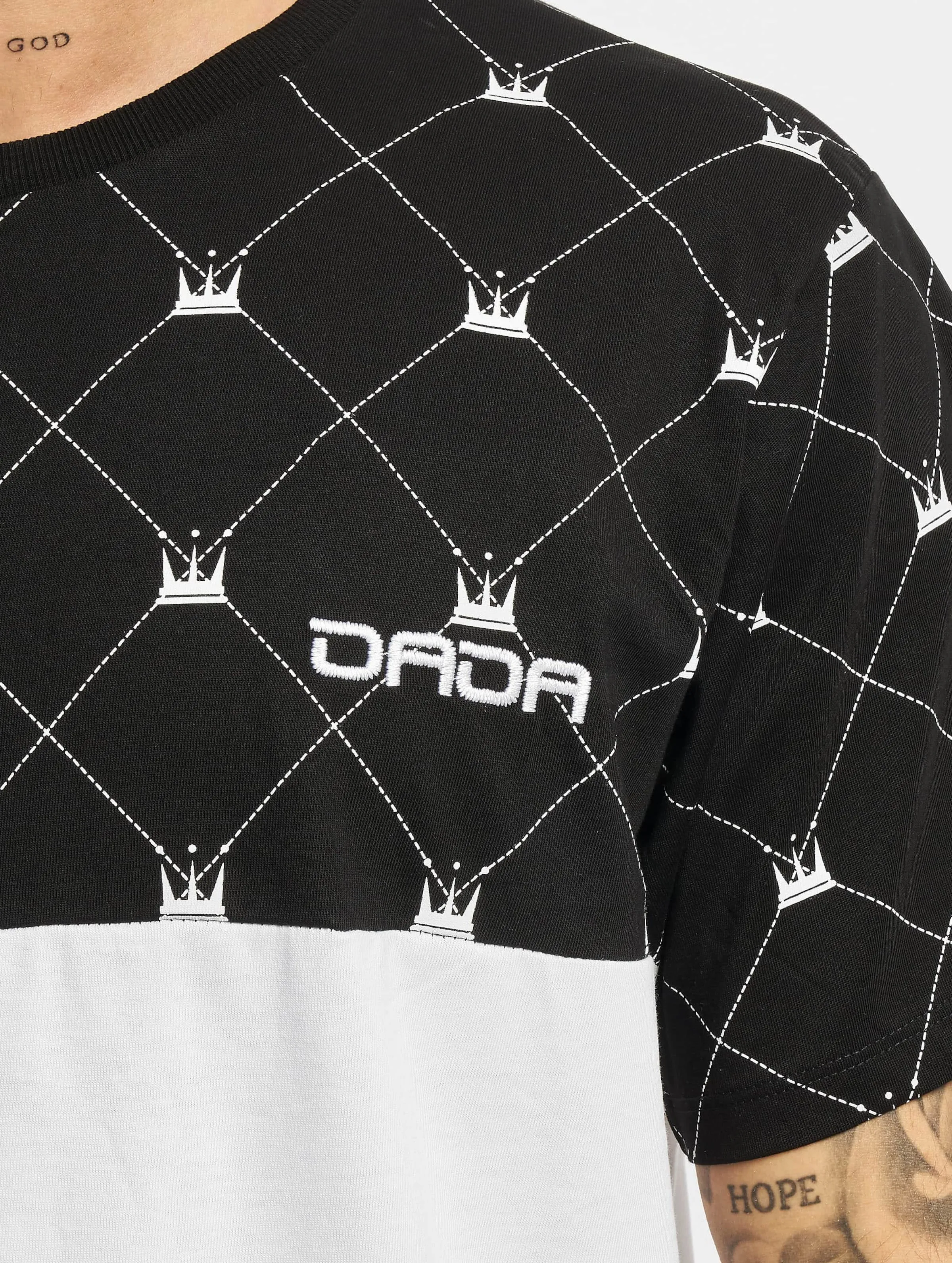 Supreme Crown Pattern