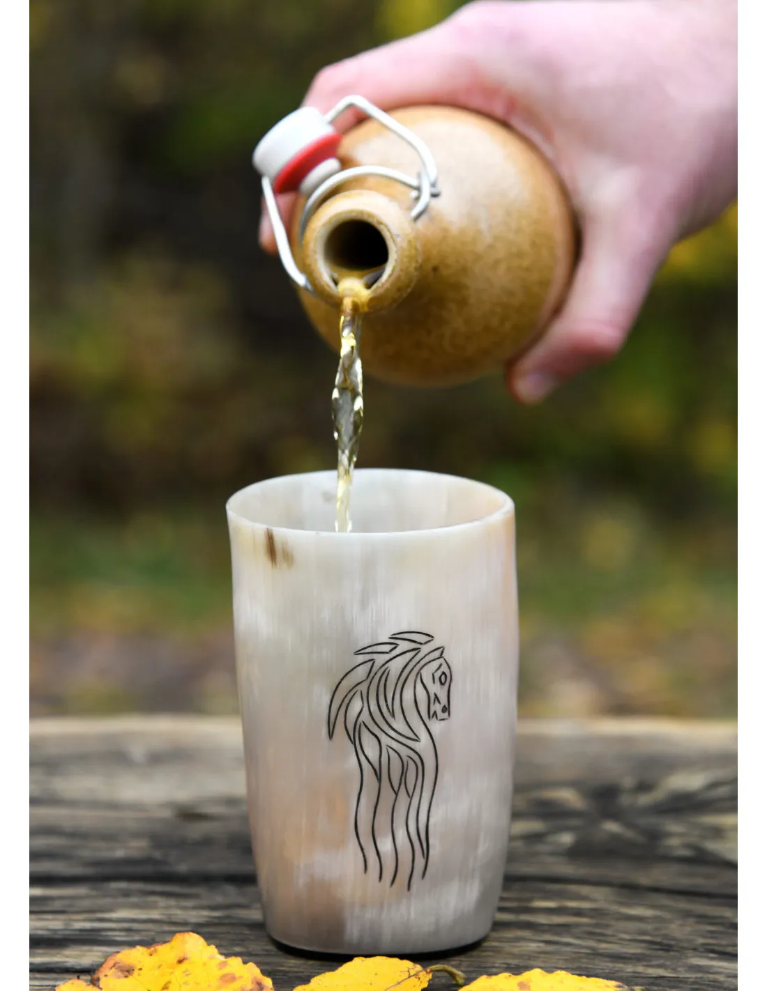 VASO VIKINGO CABALLO EN CUERNO DE BúFALO (150250 ML.)