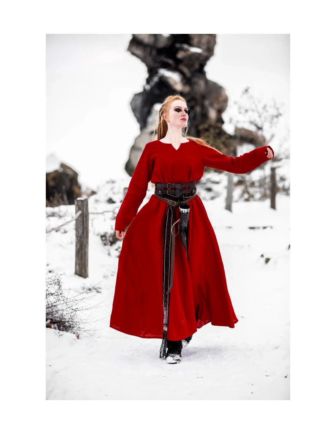 Vestido vikingo de lino modelo Anna, rojo