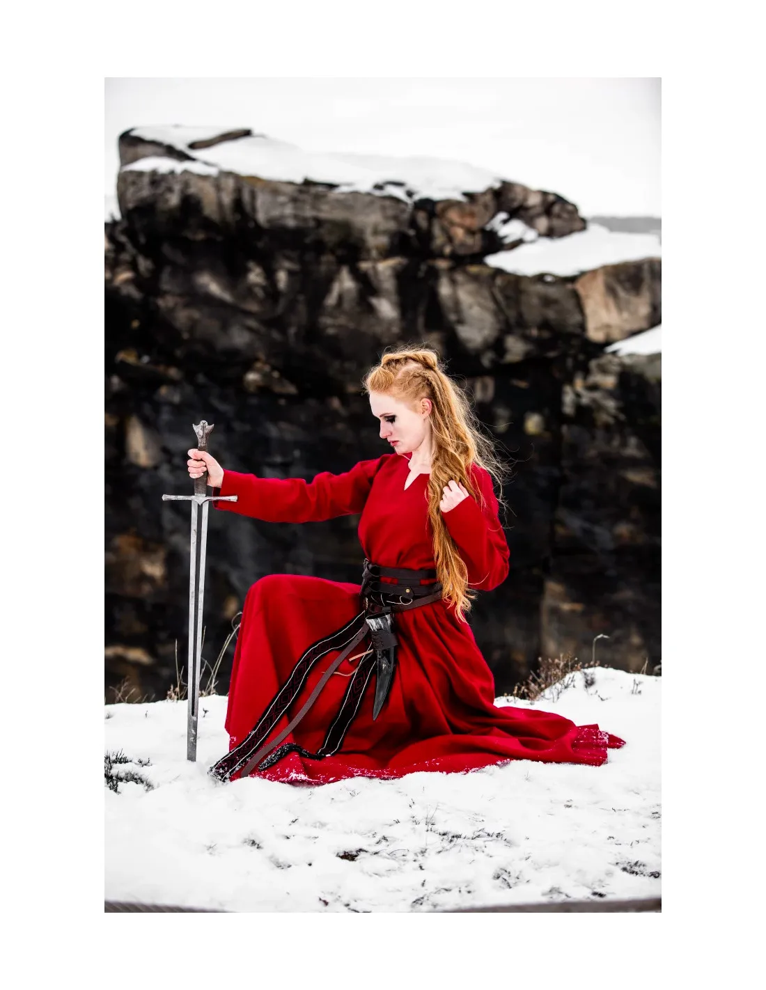 Vestido vikingo de lino modelo Anna, rojo