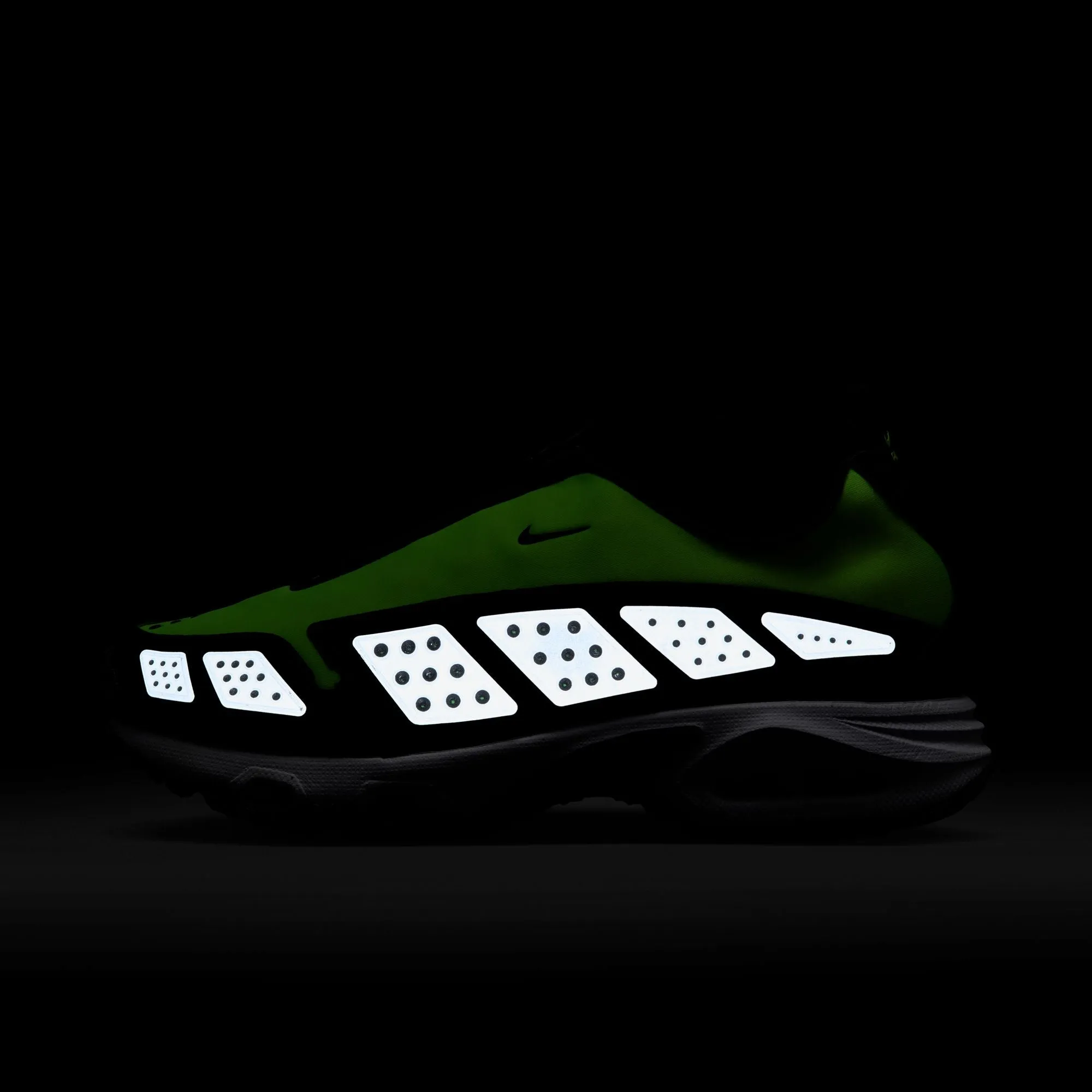 Women Air Max SNDR Volt and Black