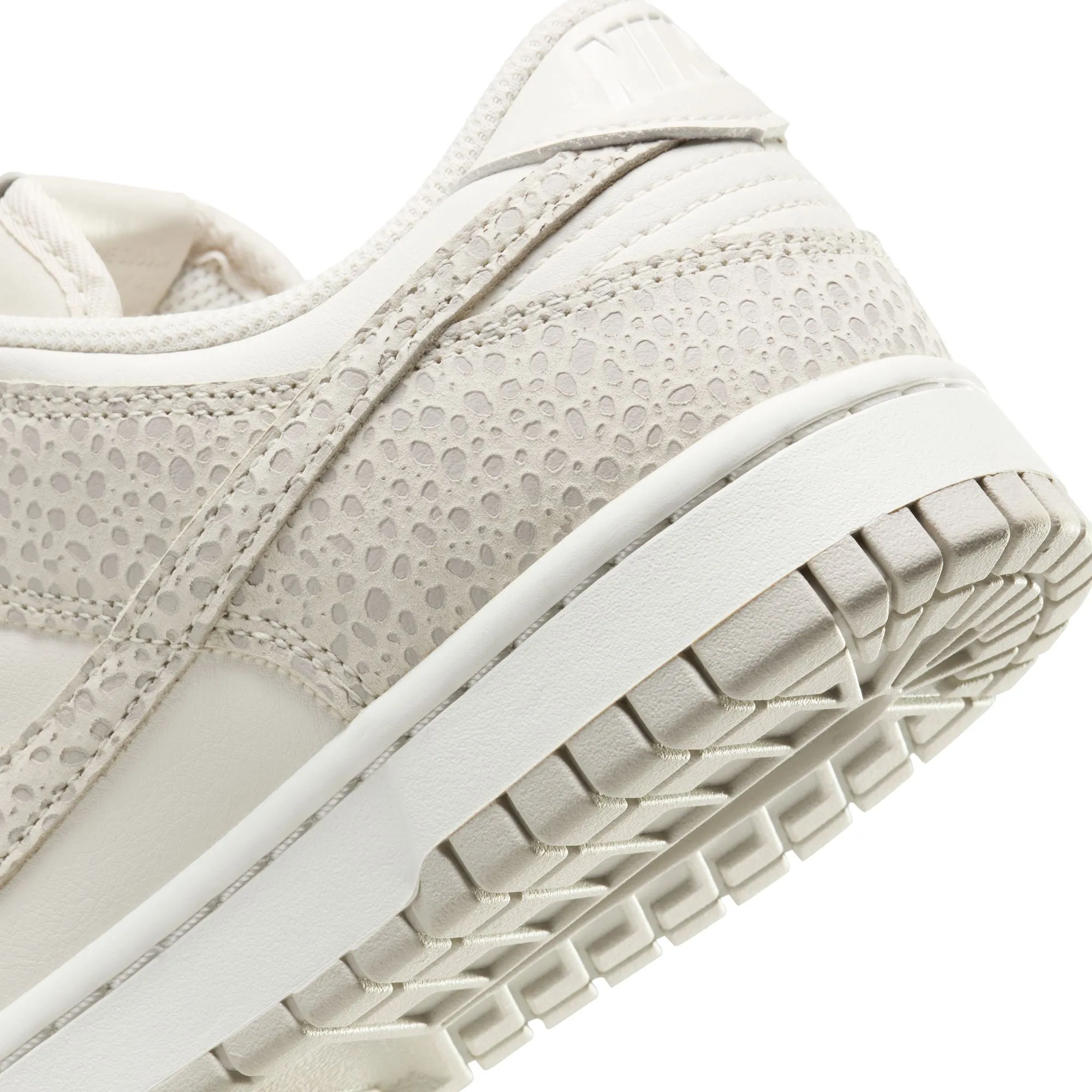 Women Dunk Low Premium Phantom/Photon Dust/Light Smoke Grey/Summit White