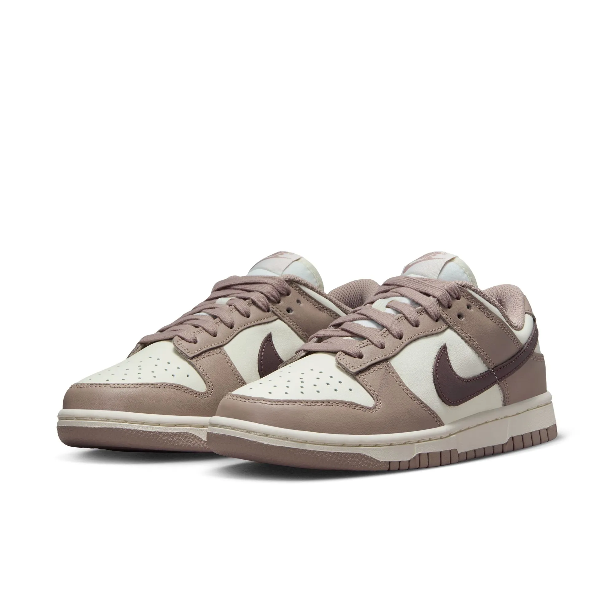 WOMEN DUNK LOW SAIL/PLUM ECLIPSEDIFFUSED TAUPE