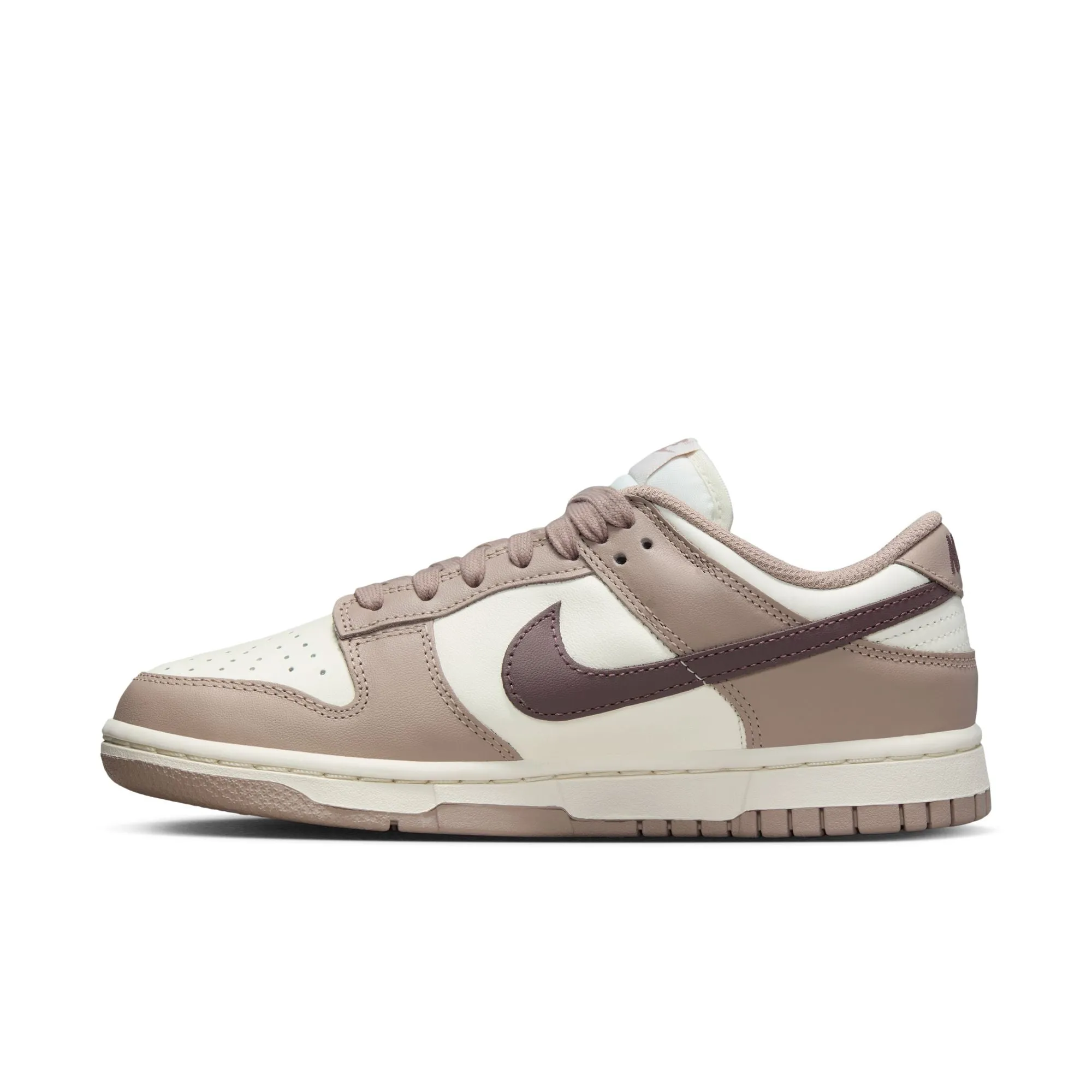 WOMEN DUNK LOW SAIL/PLUM ECLIPSEDIFFUSED TAUPE