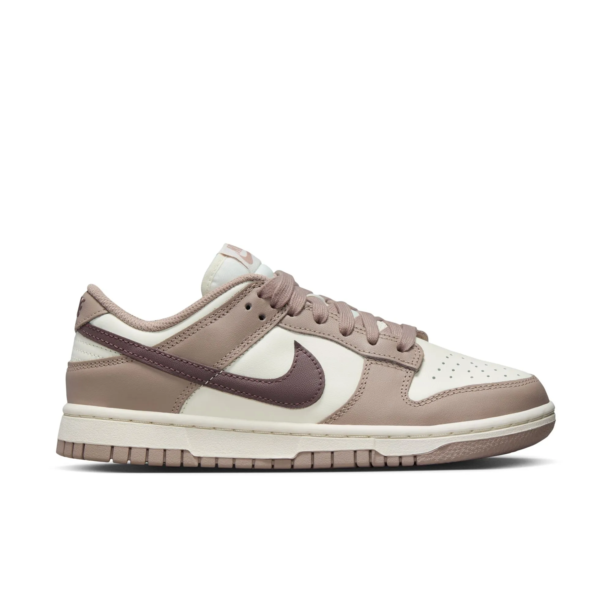 WOMEN DUNK LOW SAIL/PLUM ECLIPSEDIFFUSED TAUPE
