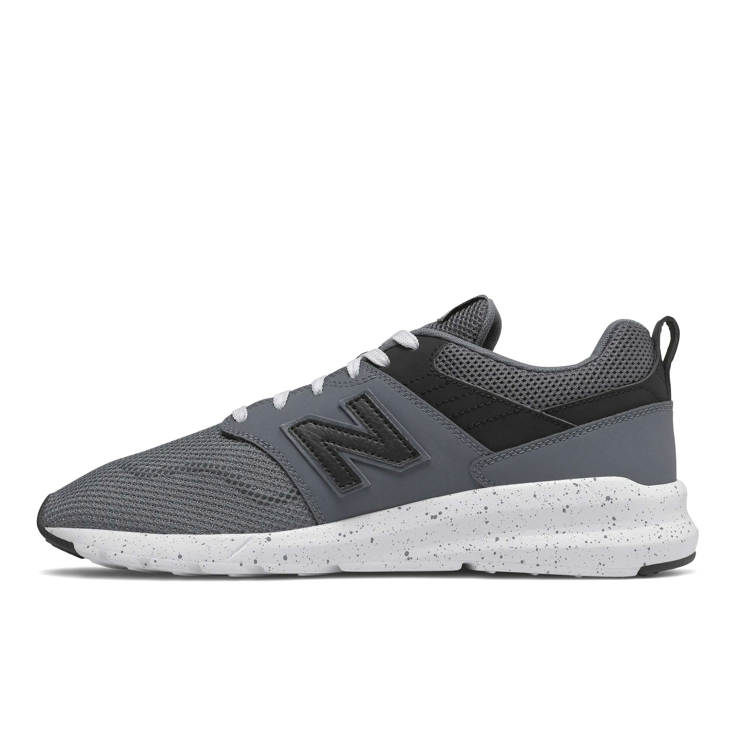 Zapatilla Urbana Hombre New Balance 009 90s Capsule Gris